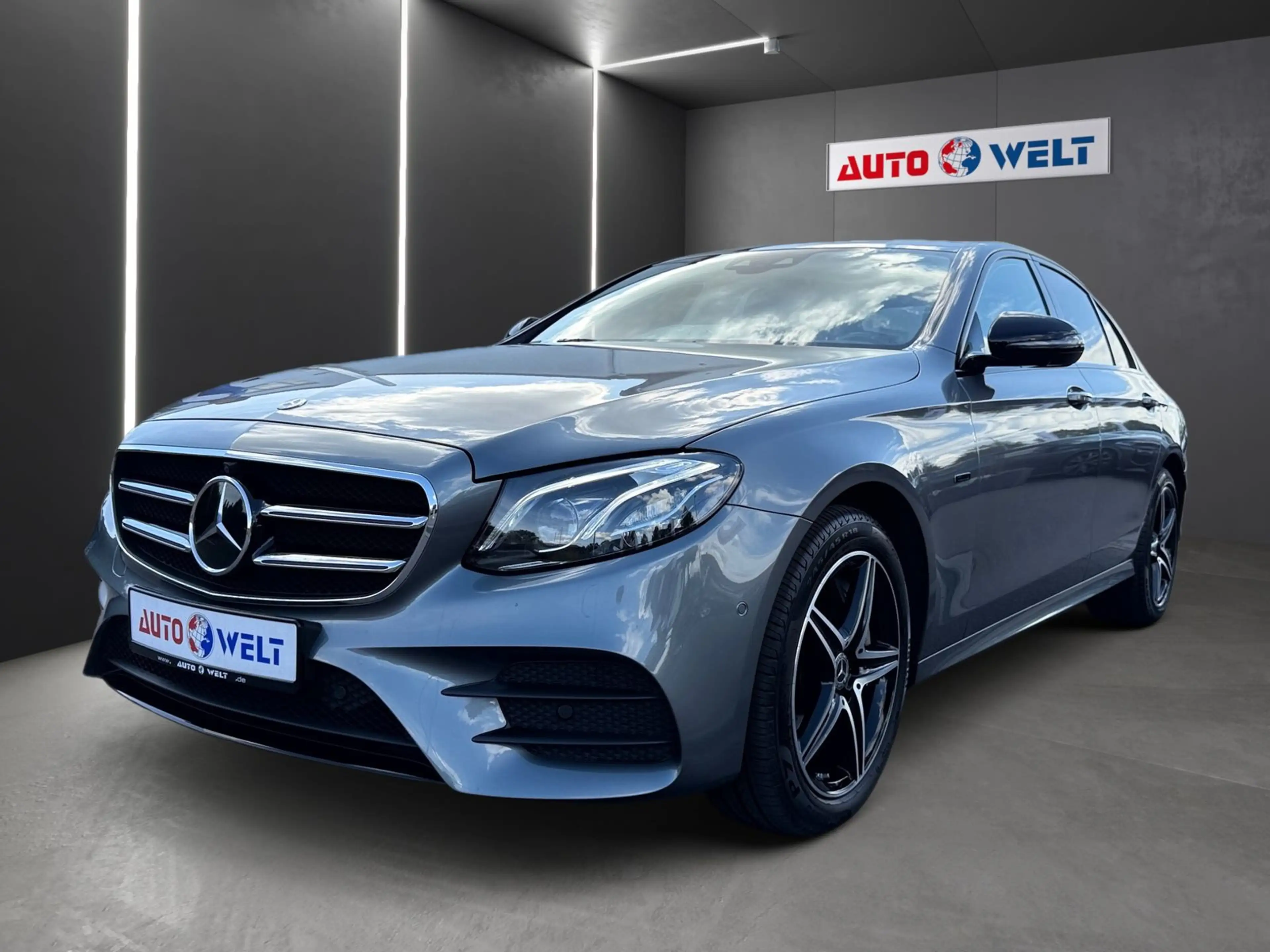Mercedes-Benz E 200 E300e Lim. AMG Line Automatik LED Virtual Cockpi