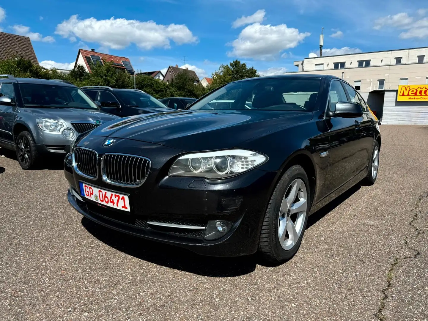 BMW 520 d Lim. **1.HAND/VOLLLEDER/NAVI/AHK** Šedá - 1