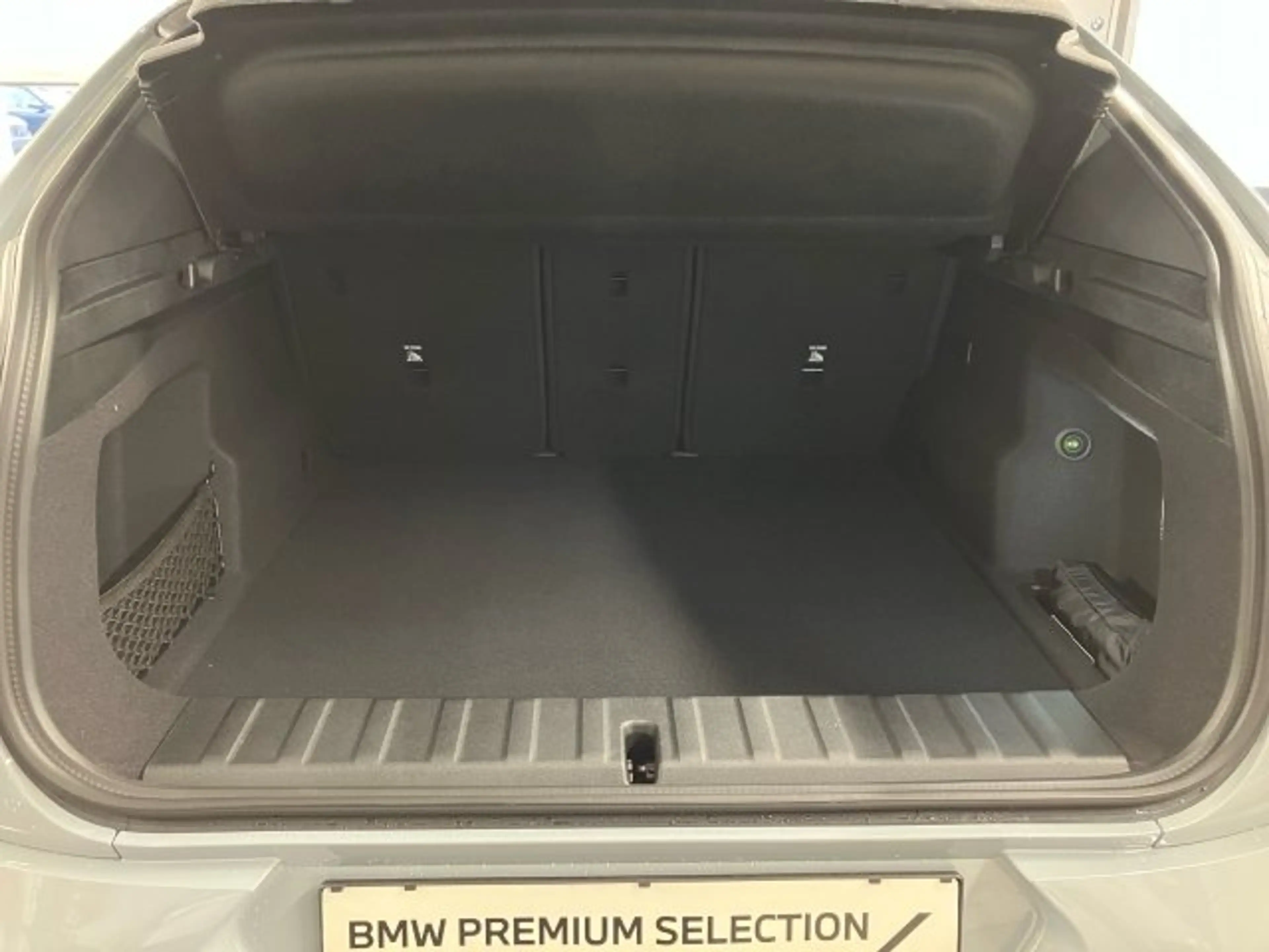 BMW iX2 xDrive30 U10 — photo 10