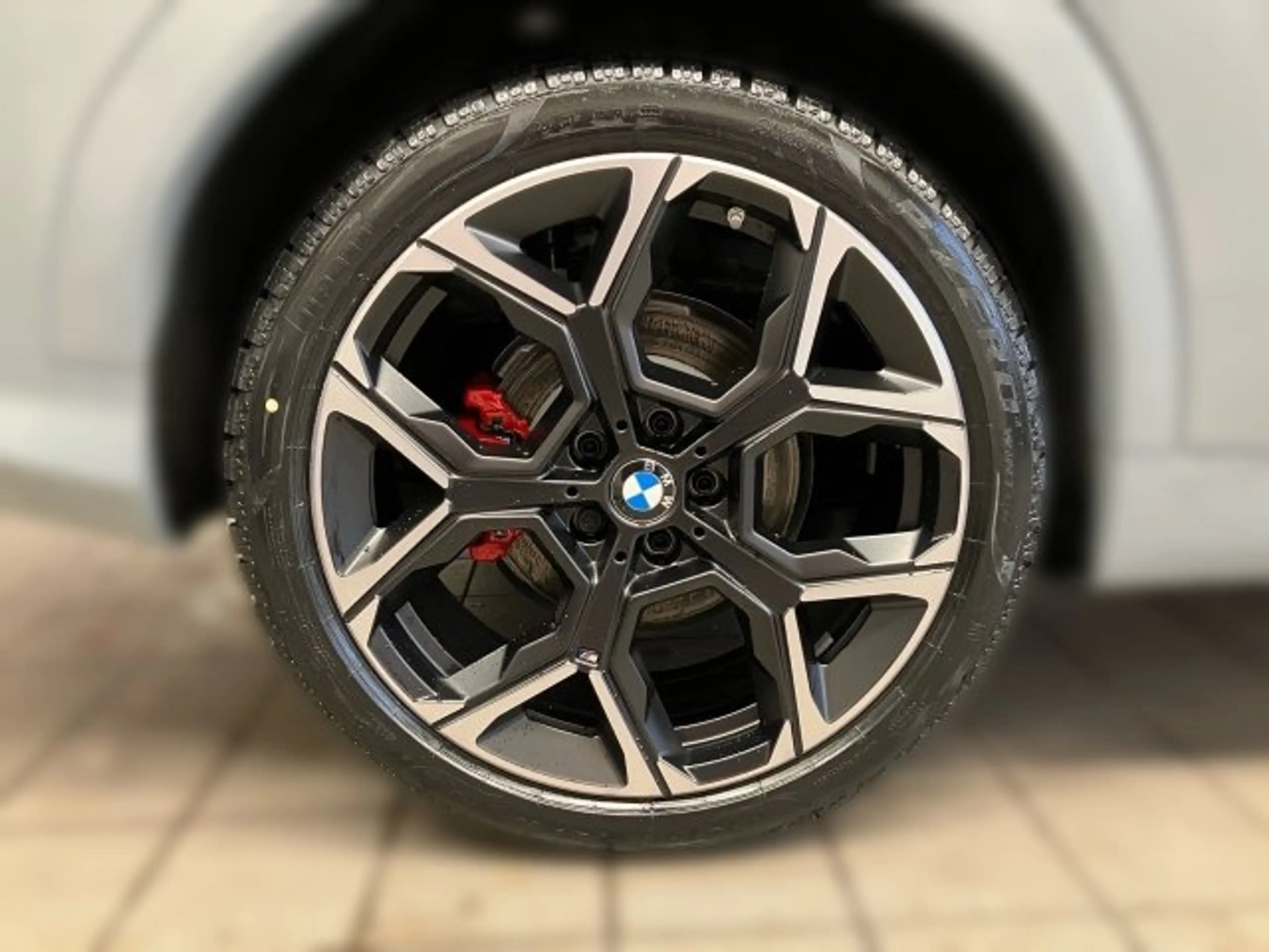 BMW iX2 xDrive30 U10 — photo 5