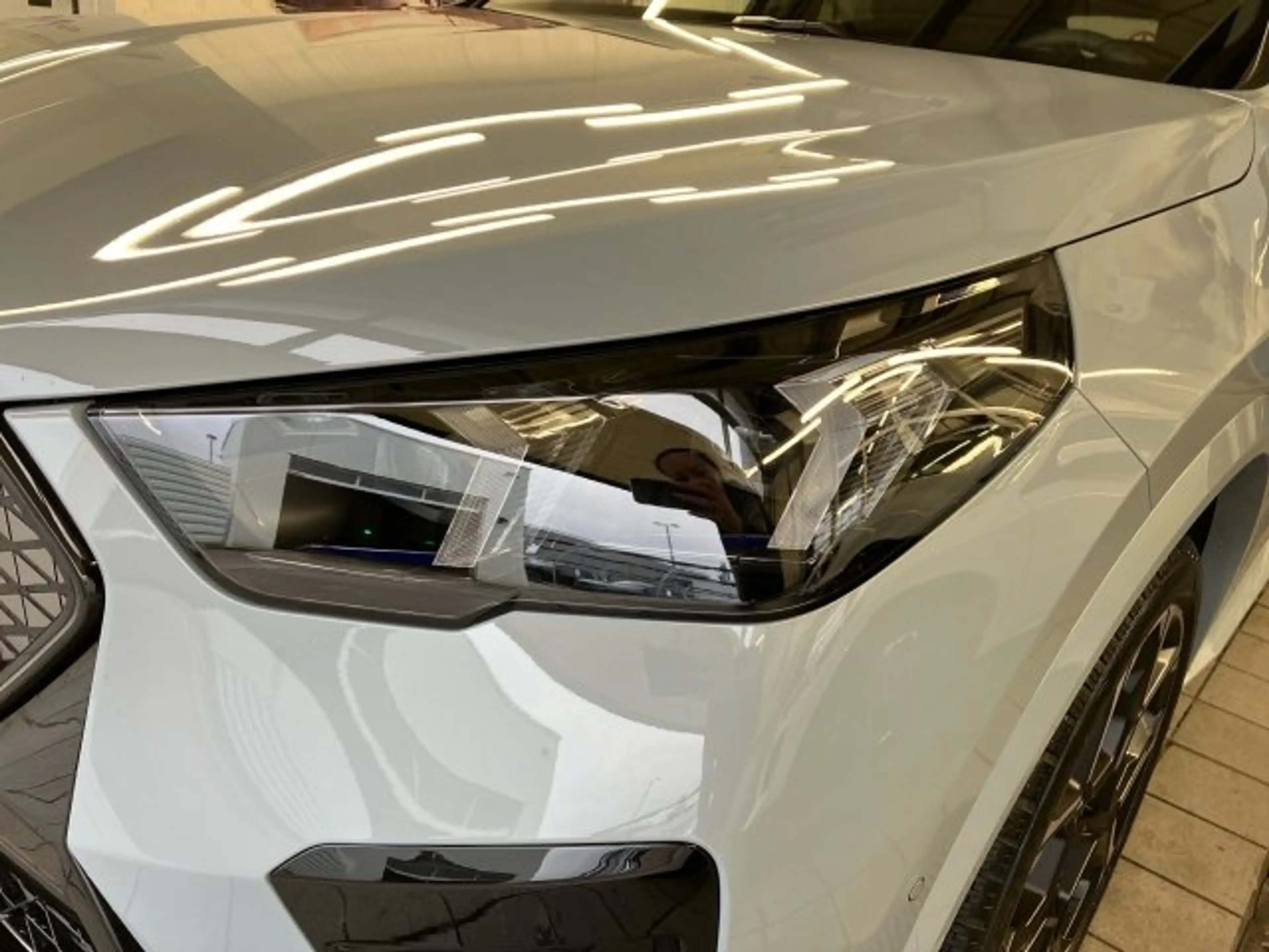 BMW iX2 xDrive30 U10 — photo 12