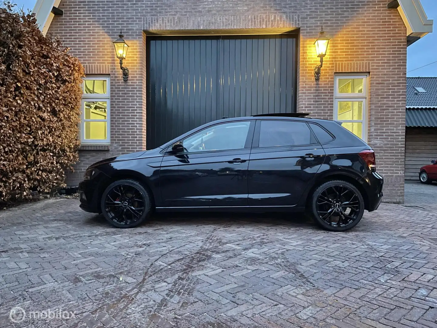 Volkswagen Polo 1.0 TSI Highline R-Line Pano Keyless 18'' LM Schwarz - 2