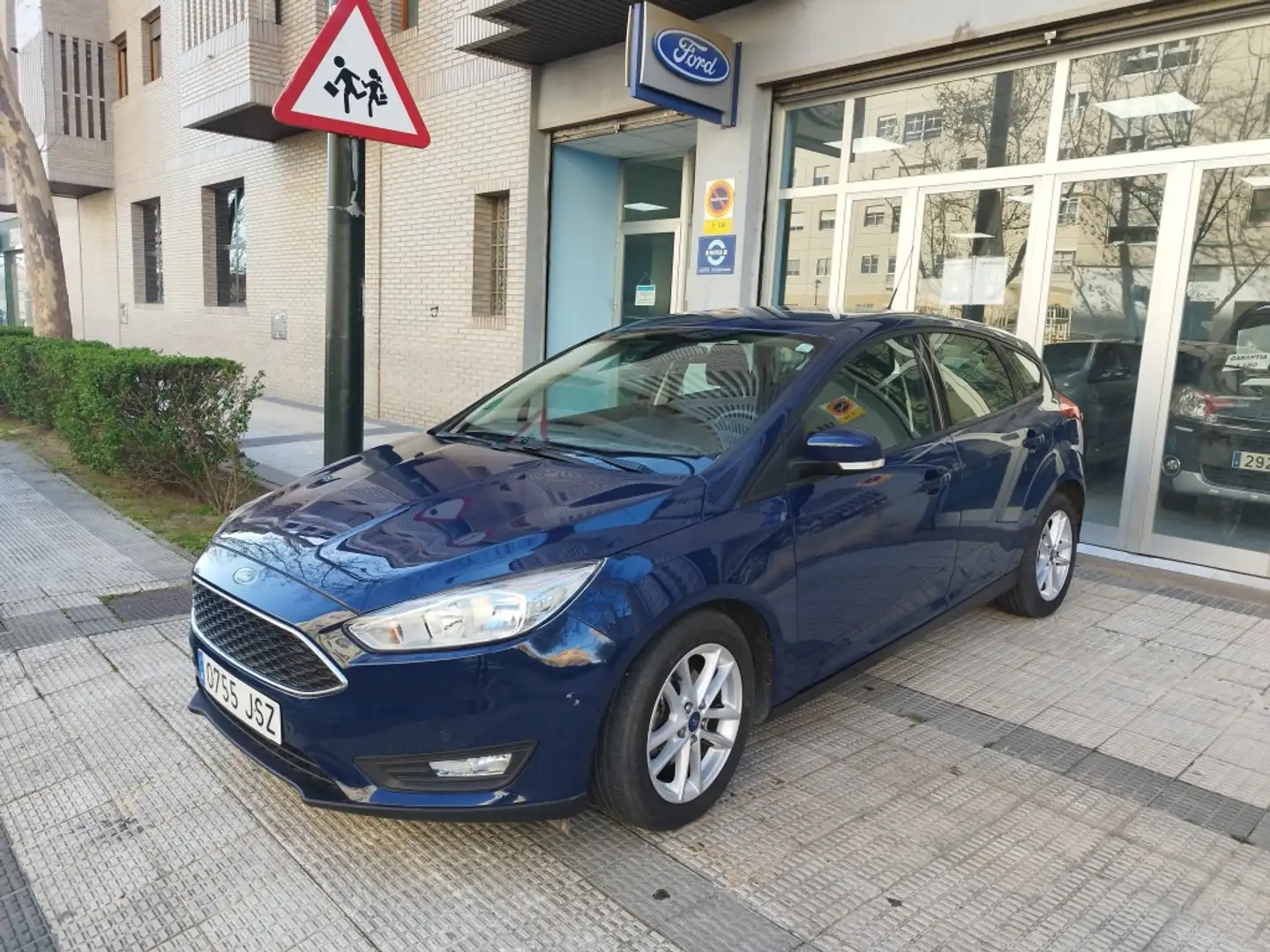 Ford Focus 1.0 Ecoboost Auto-S&S Business 125 Blauw - 1