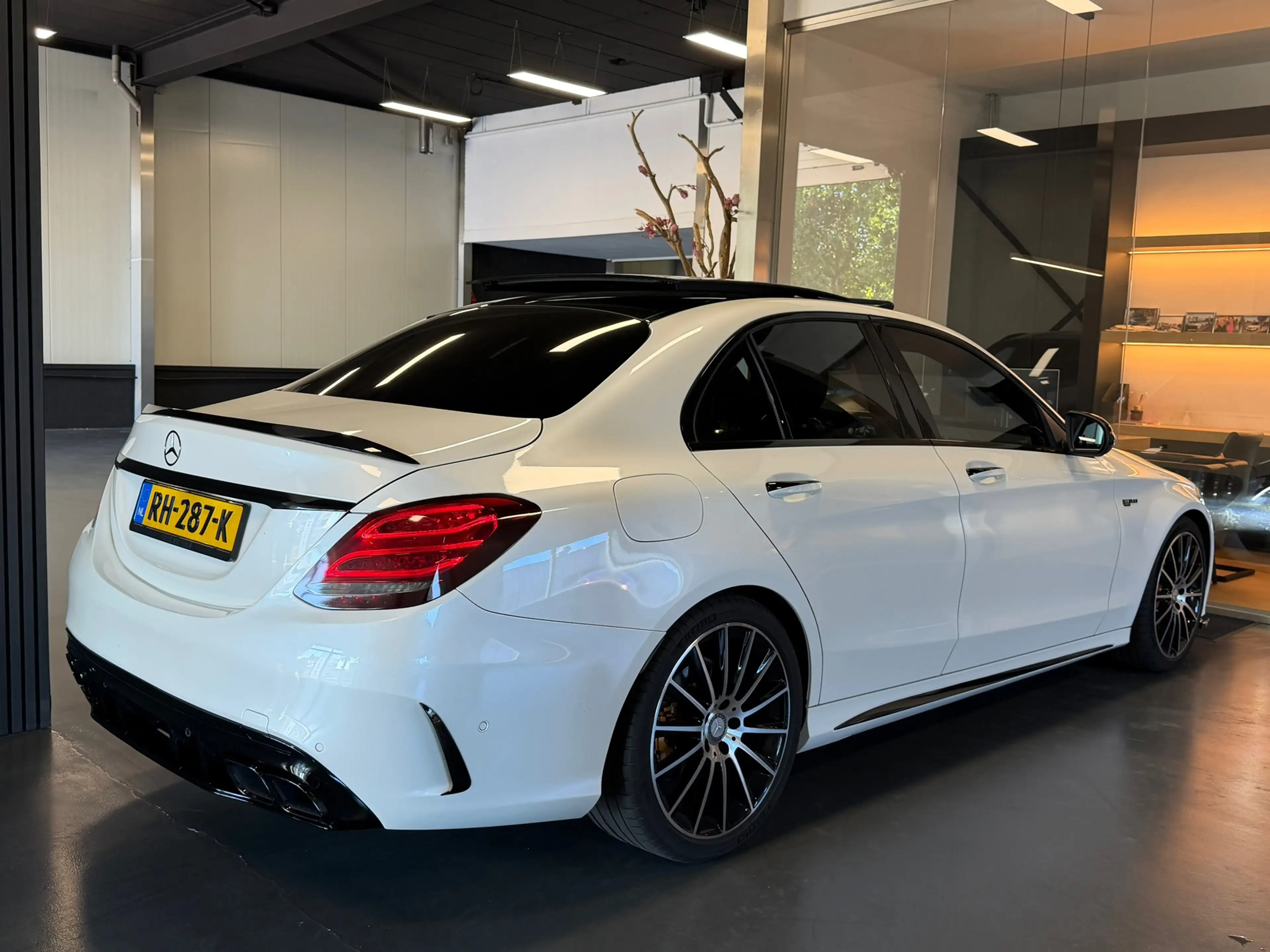 Mercedes-Benz C 400 4MATIC Amg night Pano Memory Burmester Sfeerverl. — photo 12
