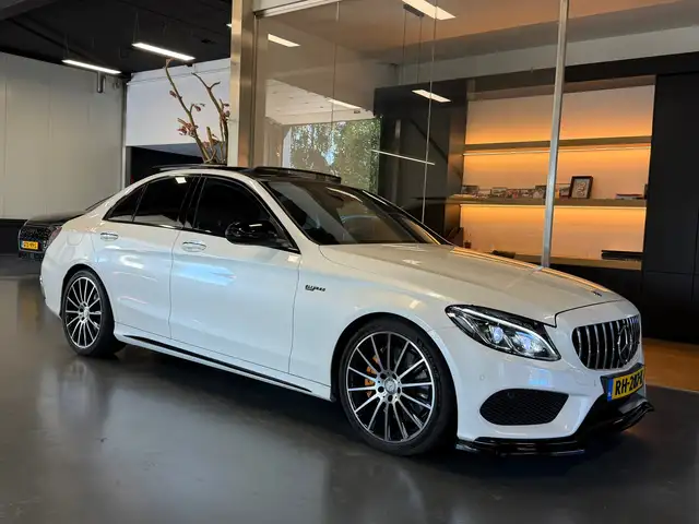 Mercedes-Benz C 400 4MATIC Amg night Pano Memory Burmester Sfeerverl.