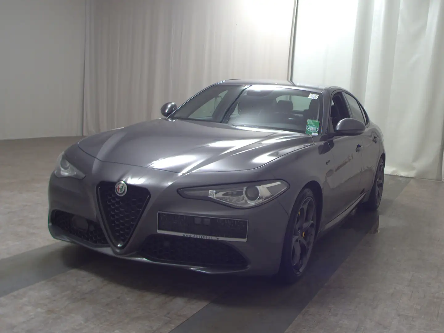 Alfa Romeo Giulia 2.2 JTDM Sprint Navi Xenon RFK Memory AHK Grau - 2