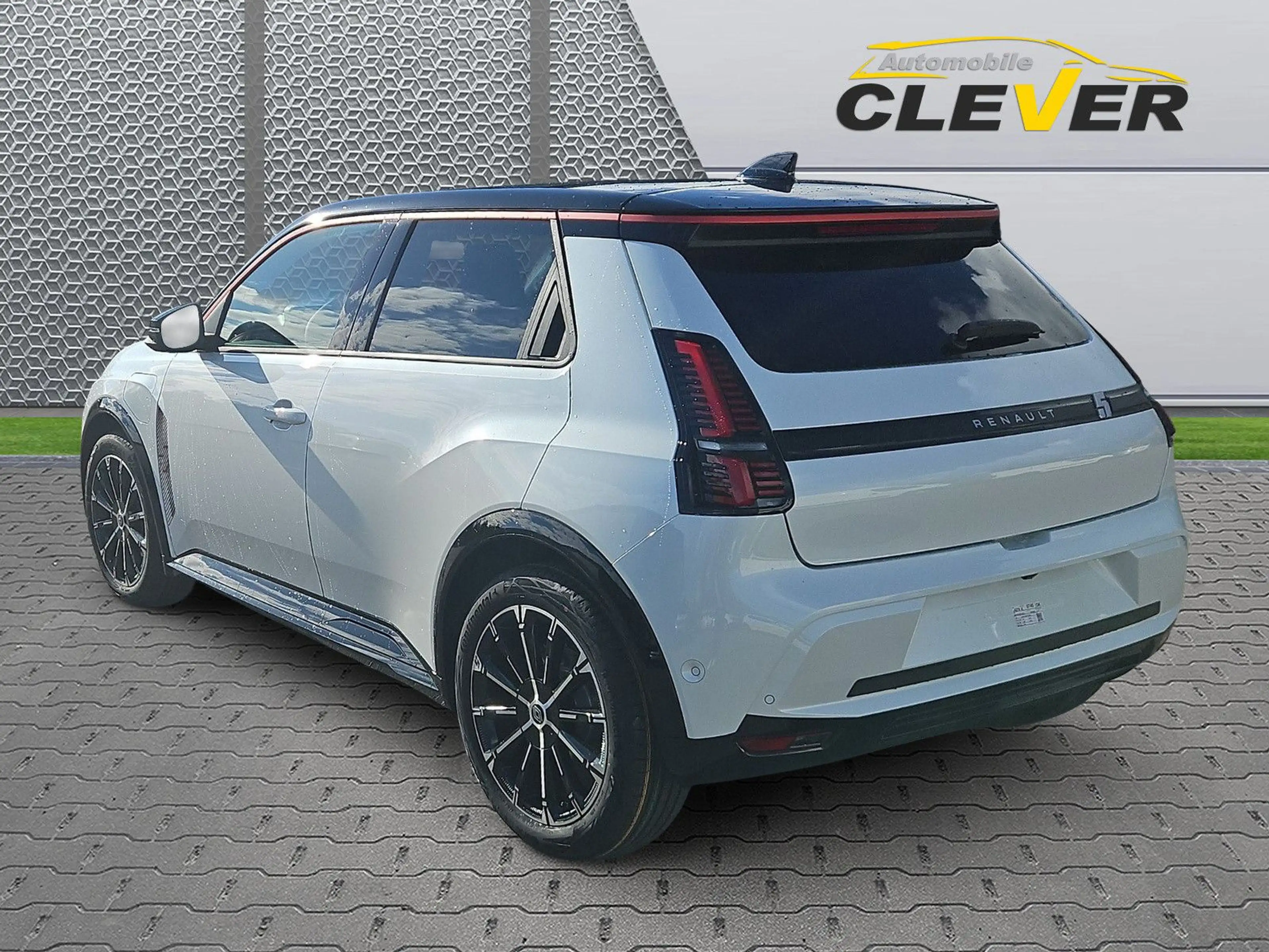 Renault R 5 R5 Iconic E-Tech 150 Comfort Range — photo 2