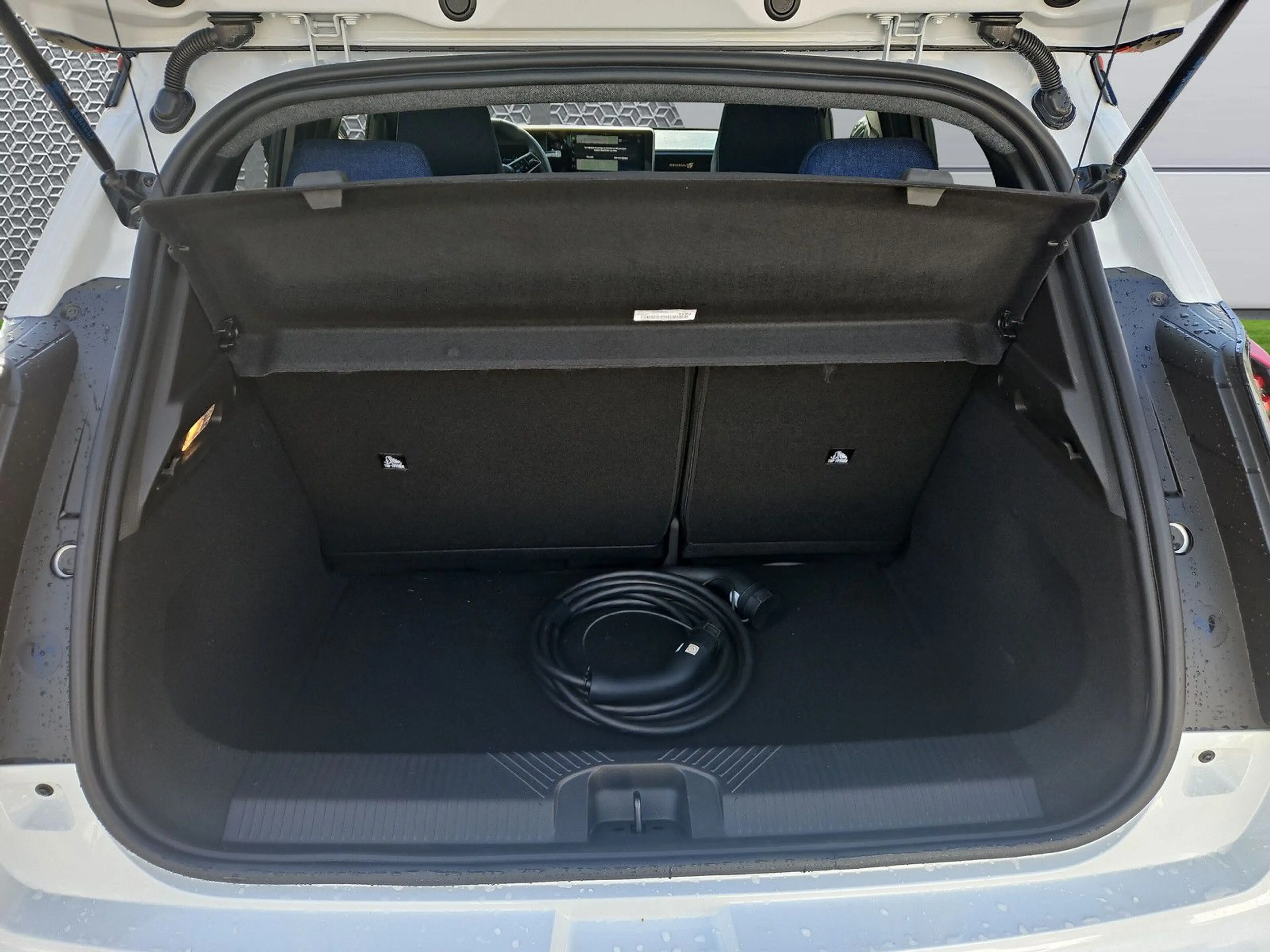 Renault R 5 R5 Iconic E-Tech 150 Comfort Range — photo 4