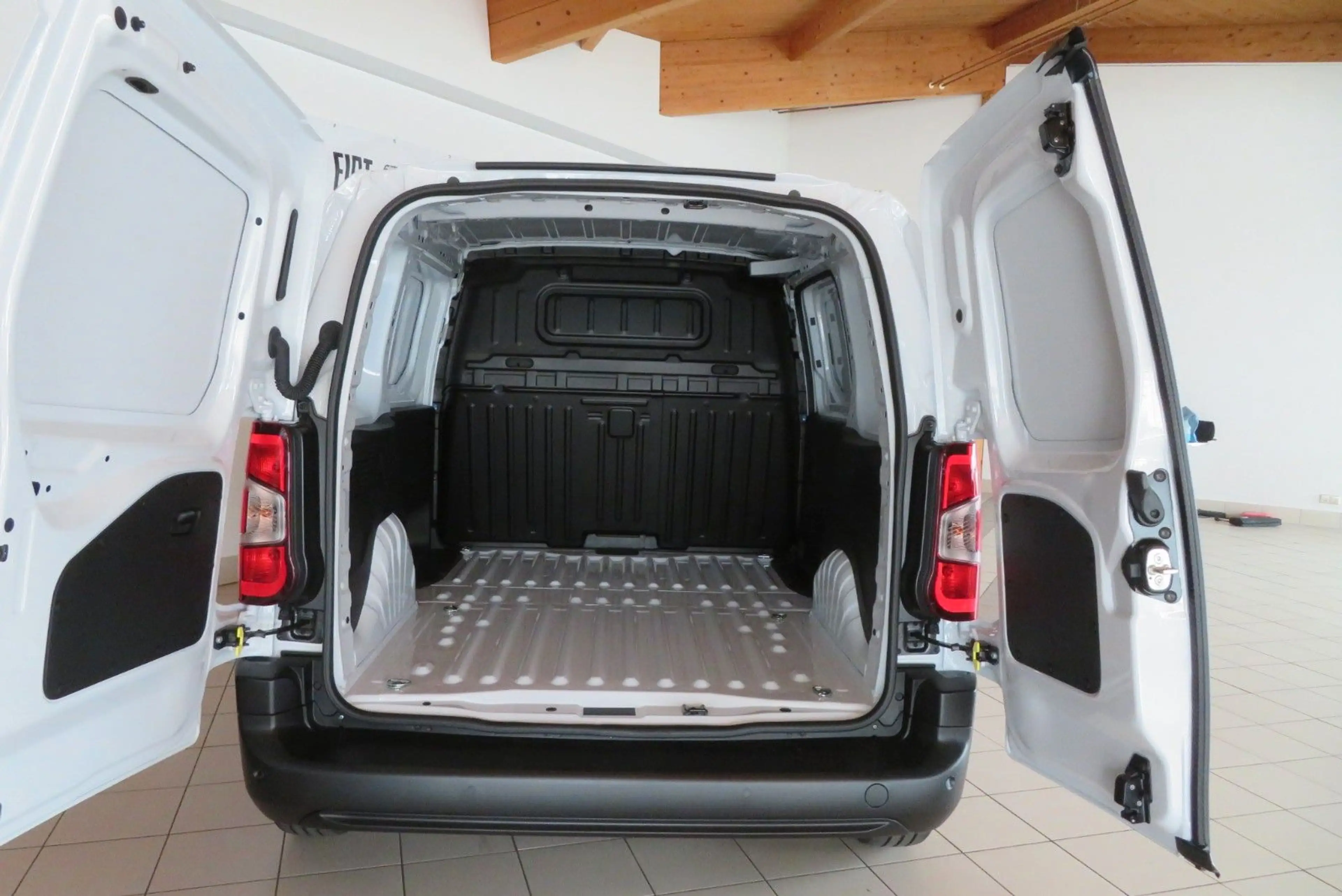 Fiat Doblo Doblò Kasten M 1.5 Diesel 75 kW — photo 11