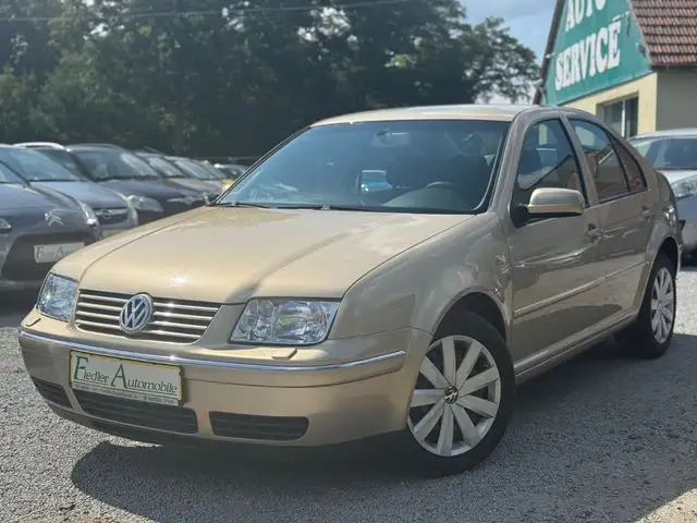 Volkswagen Bora 1.6 FSI Pacific /2.HAND/KLIMAAUT/SITZHZG/