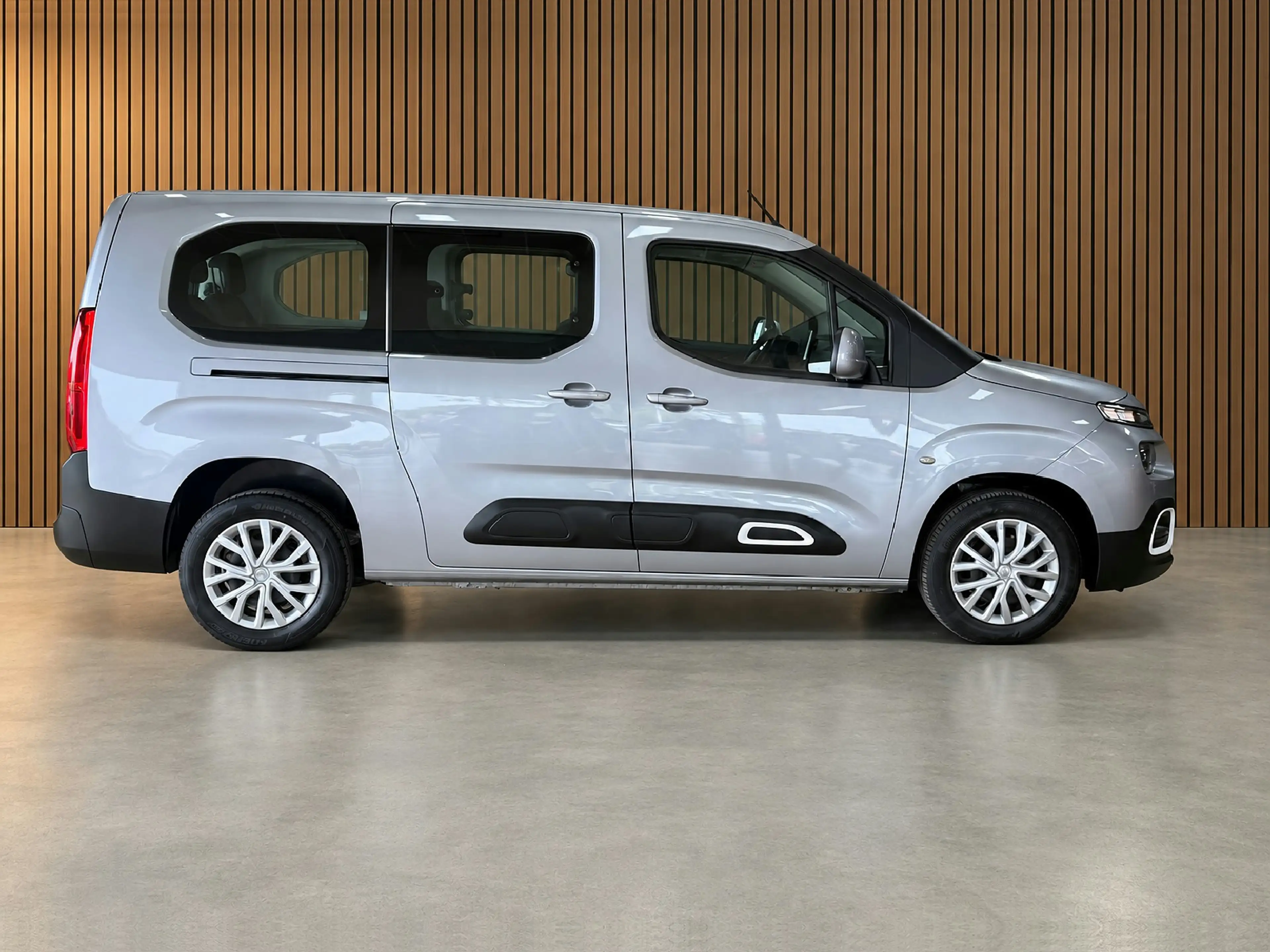 Citroen Berlingo XL 1.2 PureTech Feel 7p. | Sensoren | Cruise | Nav — photo 5