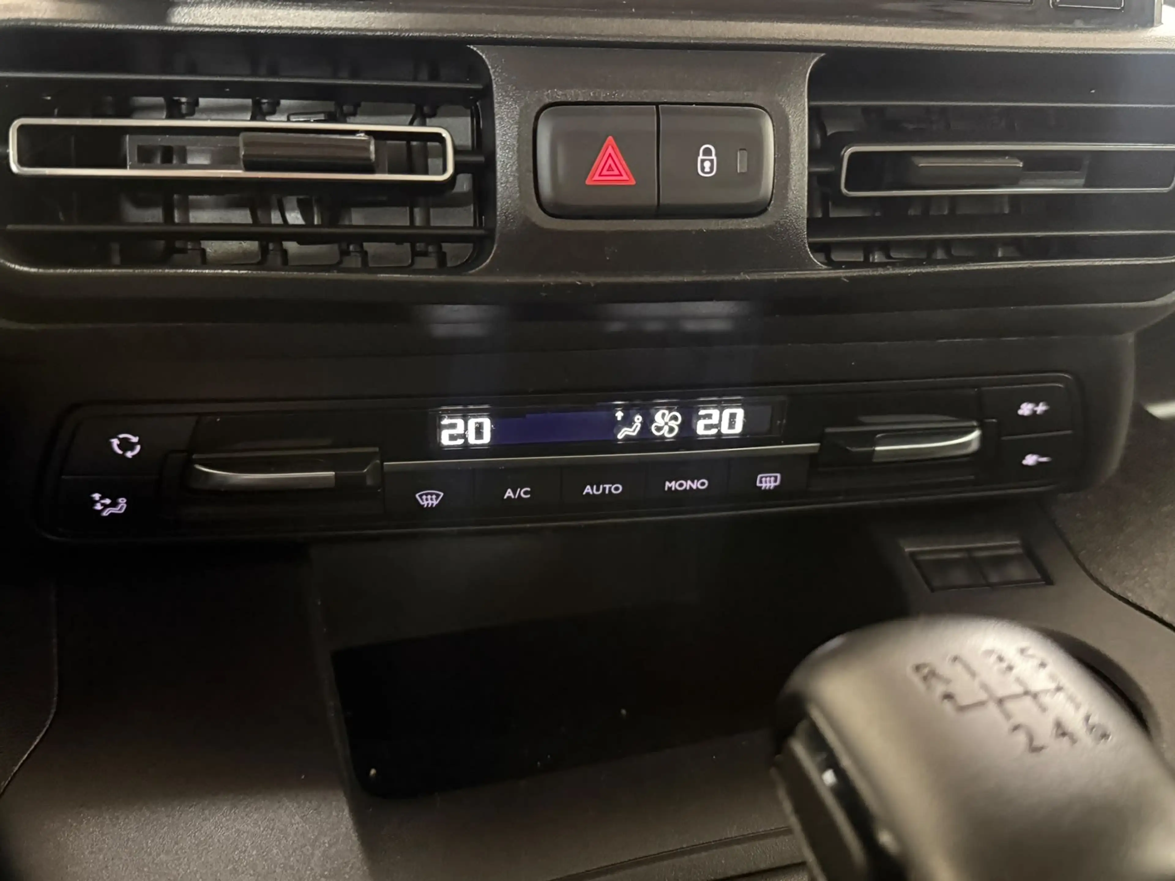 Citroen Berlingo XL 1.2 PureTech Feel 7p. | Sensoren | Cruise | Nav — photo 21