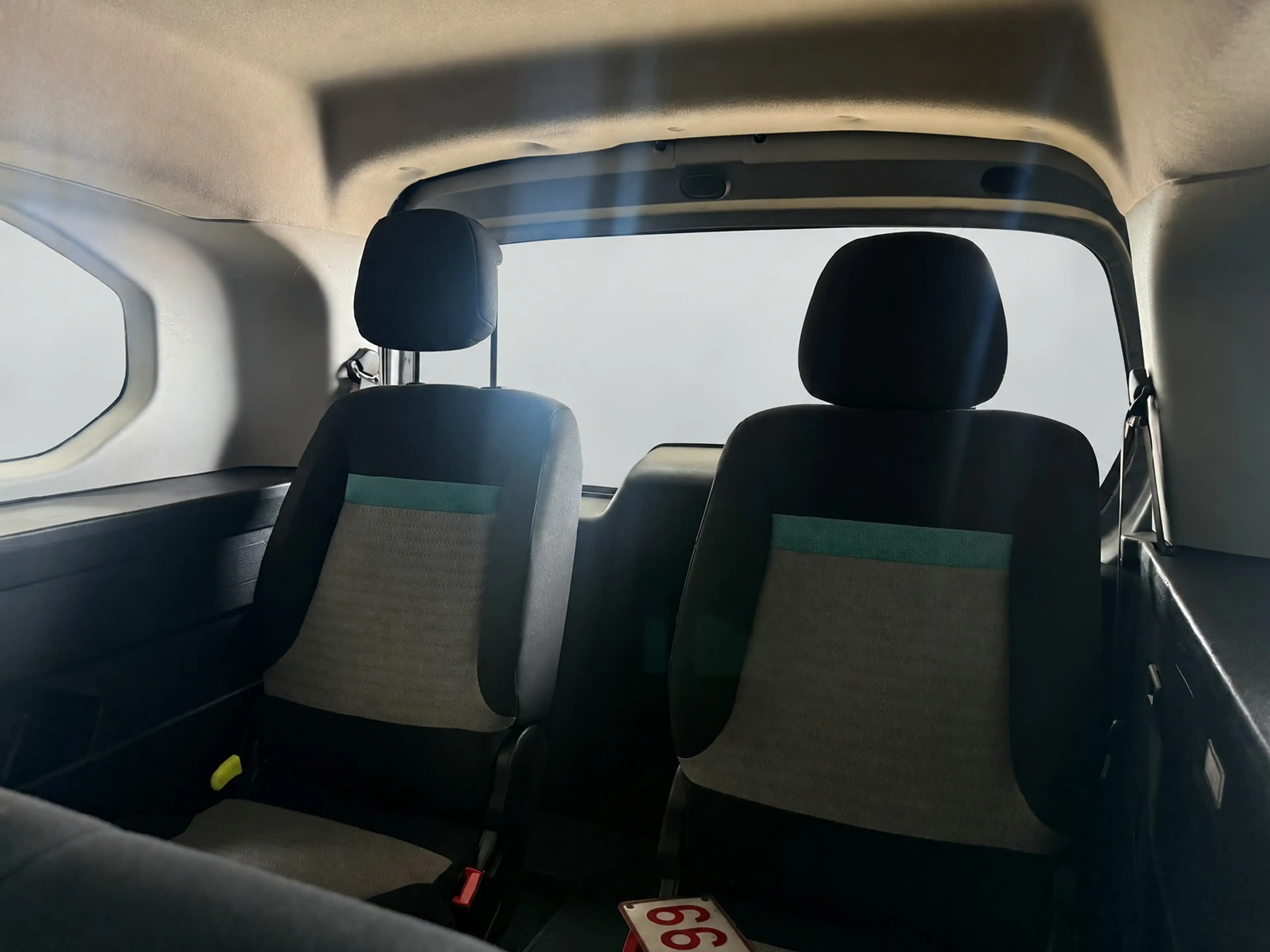 Citroen Berlingo XL 1.2 PureTech Feel 7p. | Sensoren | Cruise | Nav — photo 11