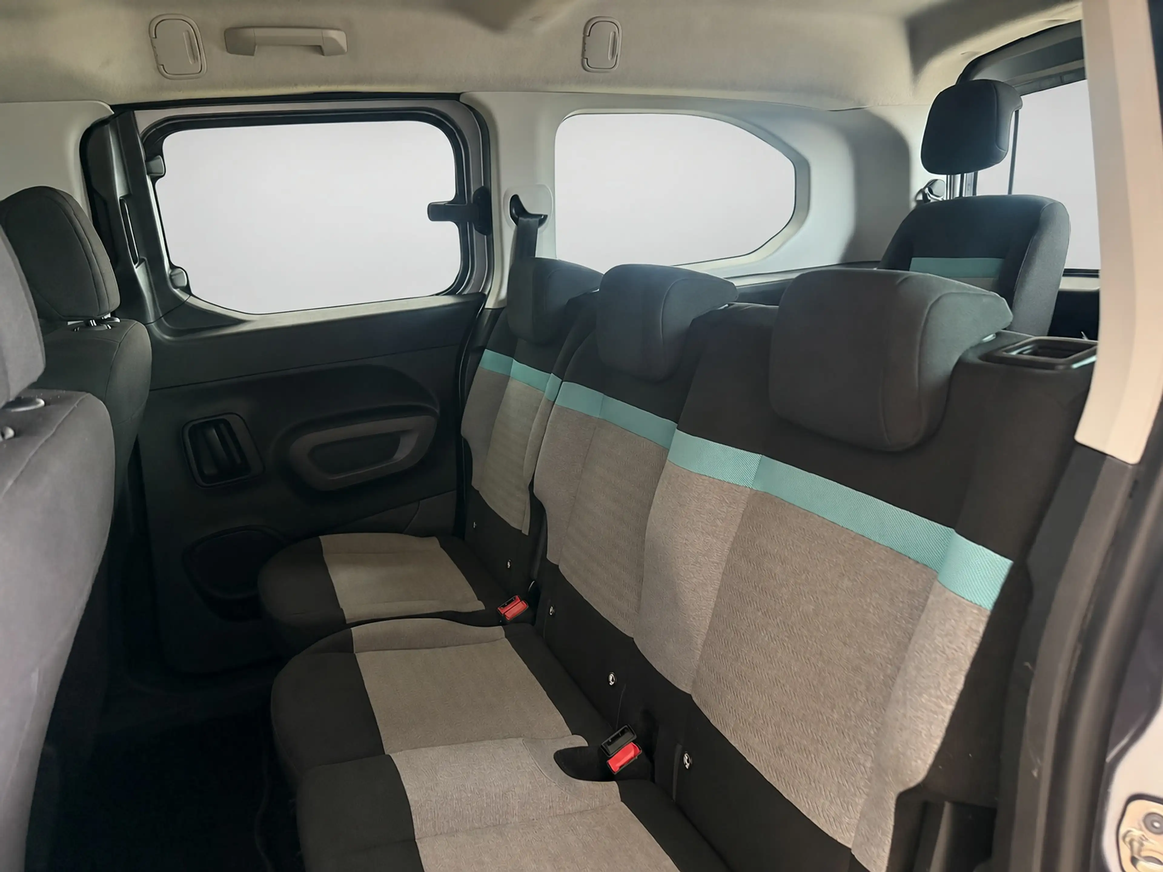 Citroen Berlingo XL 1.2 PureTech Feel 7p. | Sensoren | Cruise | Nav — photo 10