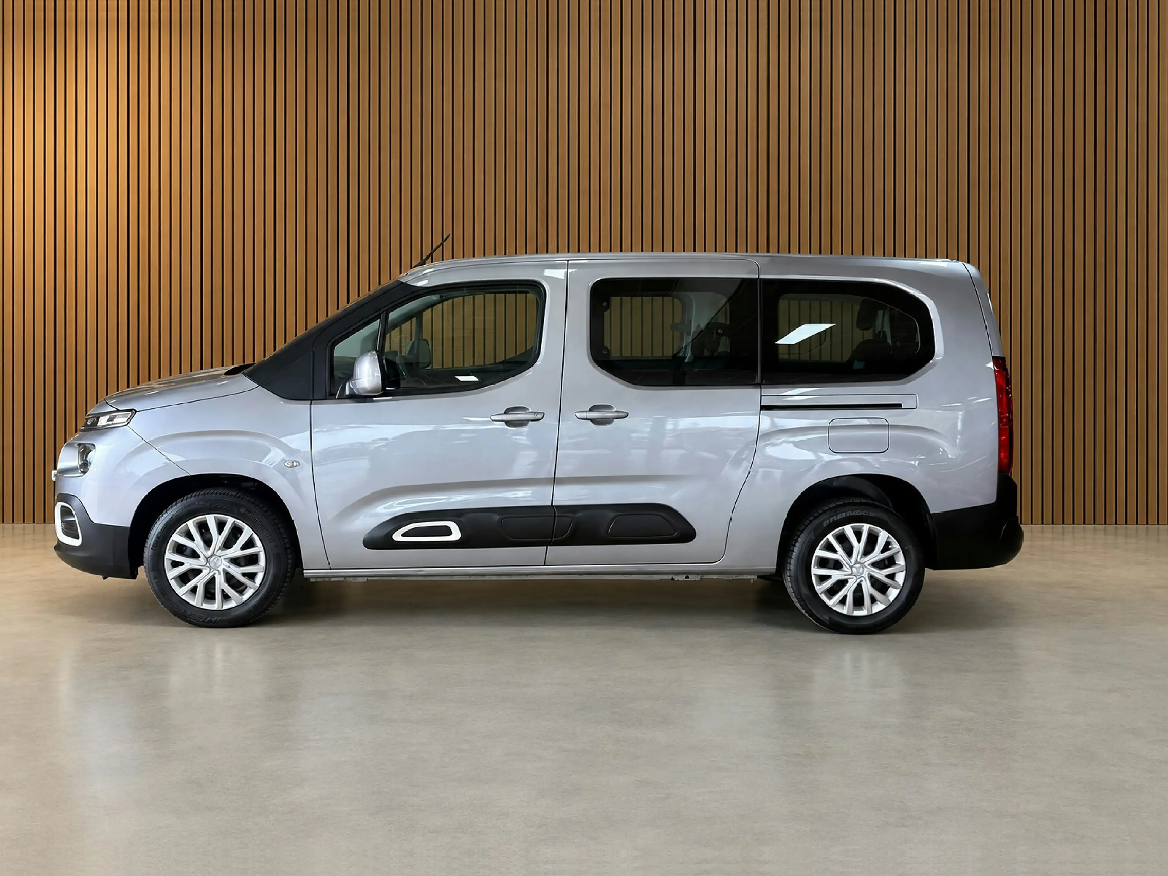 Citroen Berlingo XL 1.2 PureTech Feel 7p. | Sensoren | Cruise | Nav — photo 6
