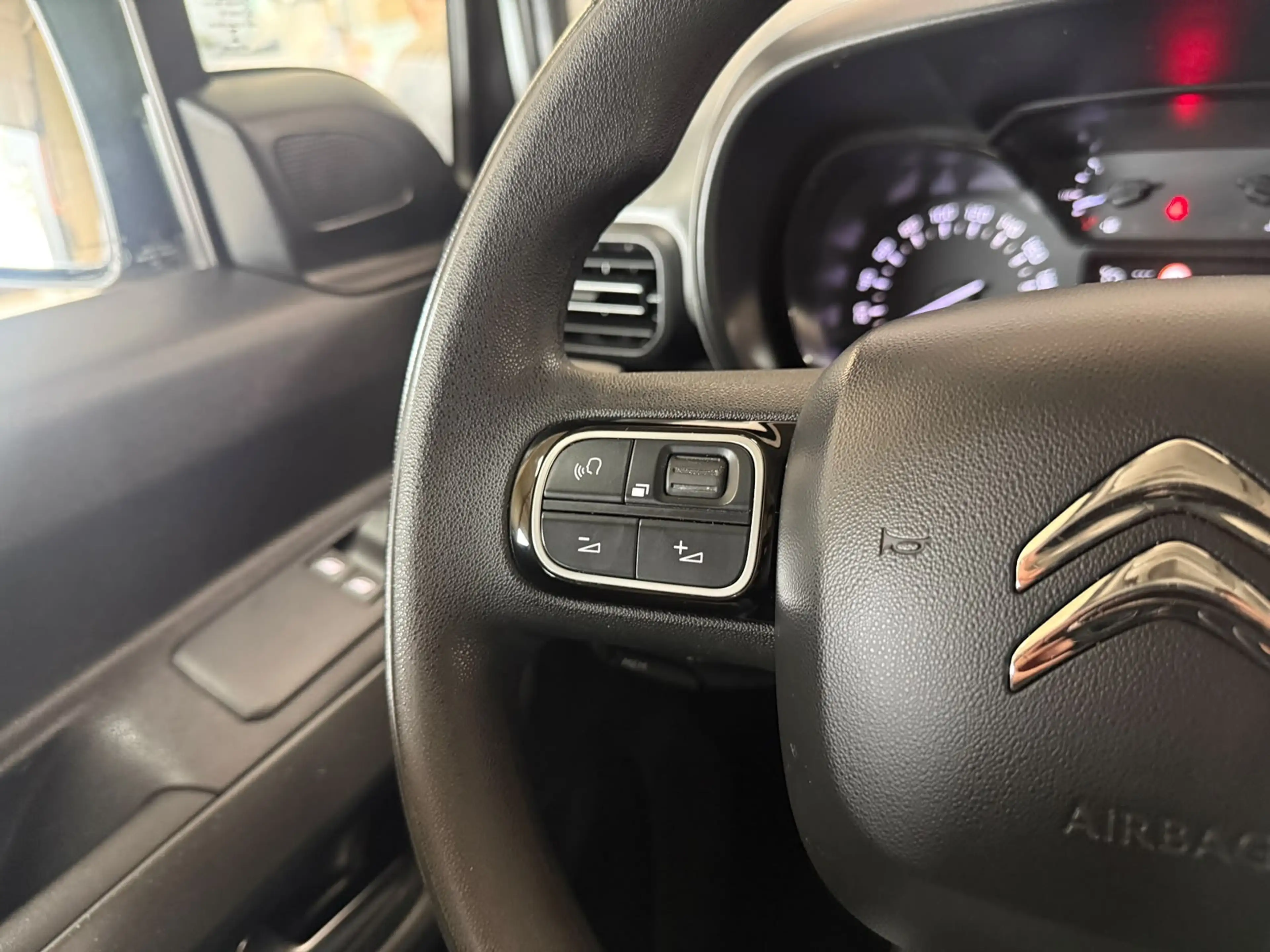 Citroen Berlingo XL 1.2 PureTech Feel 7p. | Sensoren | Cruise | Nav — photo 14