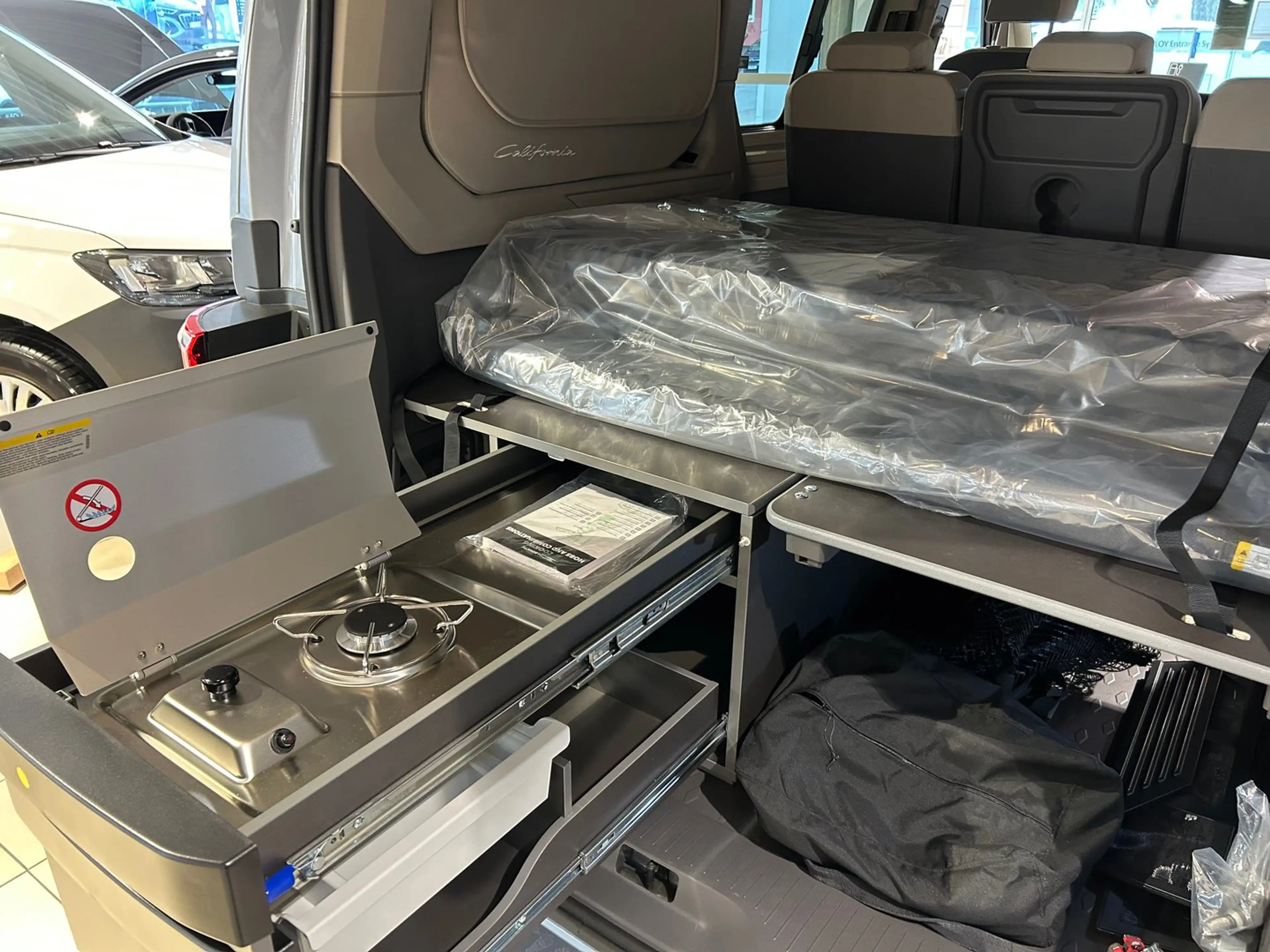 Volkswagen T7 California VW T7 California Beach Camper TDI — photo 4