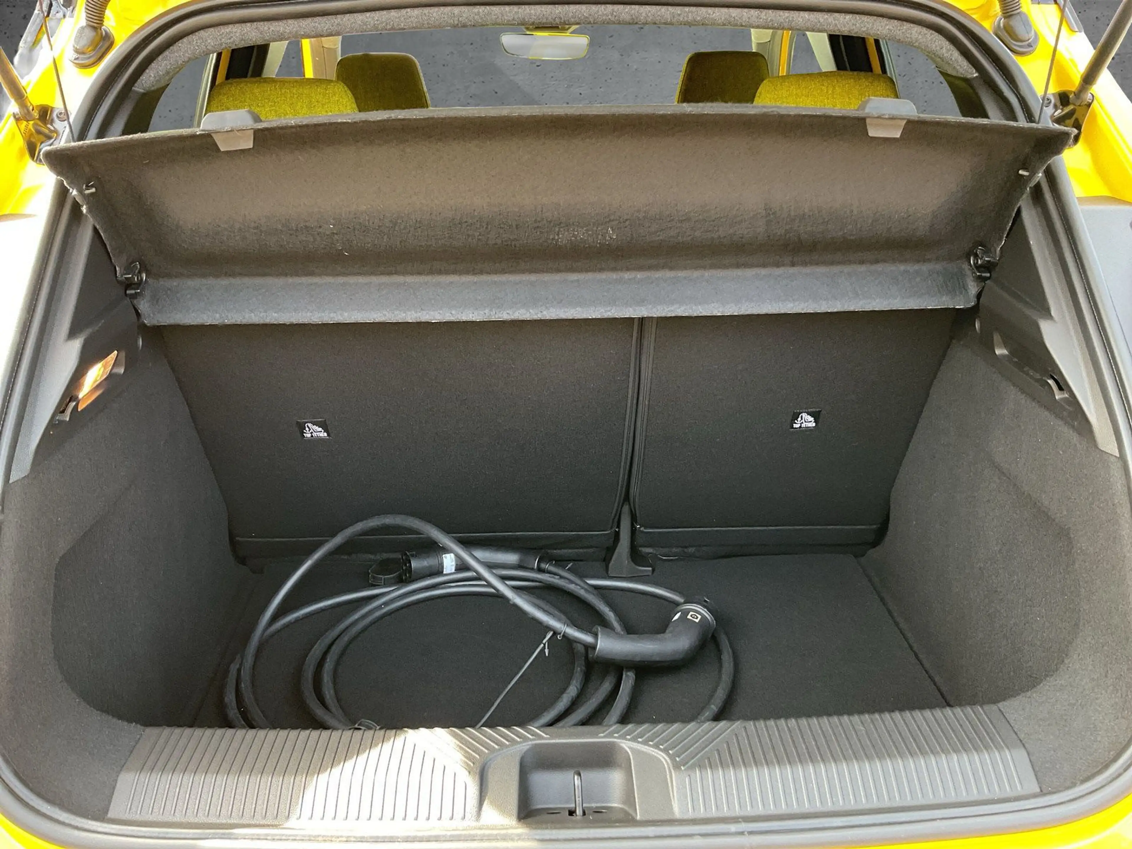 Renault R 5 E-Tech Iconic Five 150 Comfort Range — photo 12