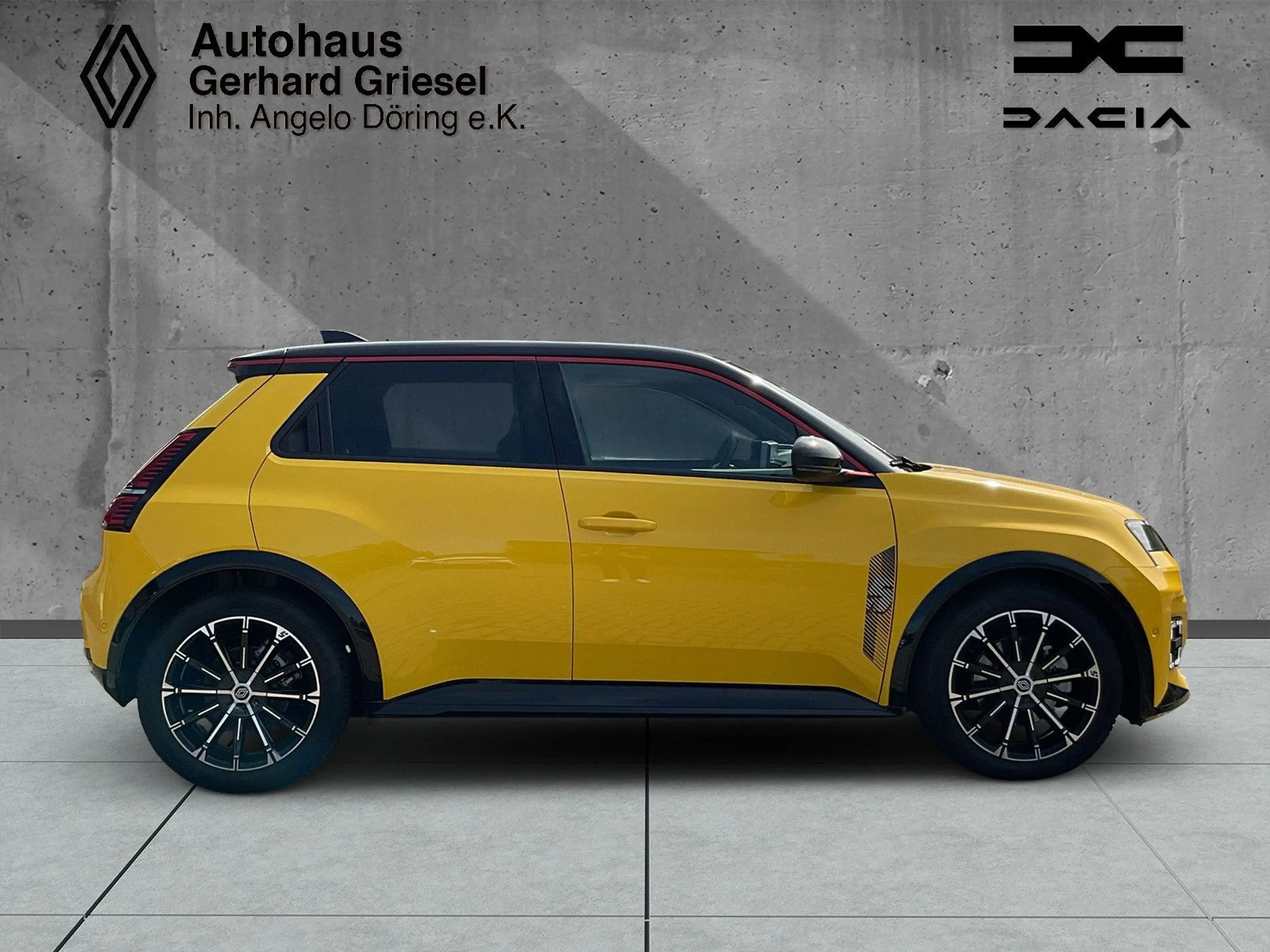 Renault R 5 E-Tech Iconic Five 150 Comfort Range — photo 6