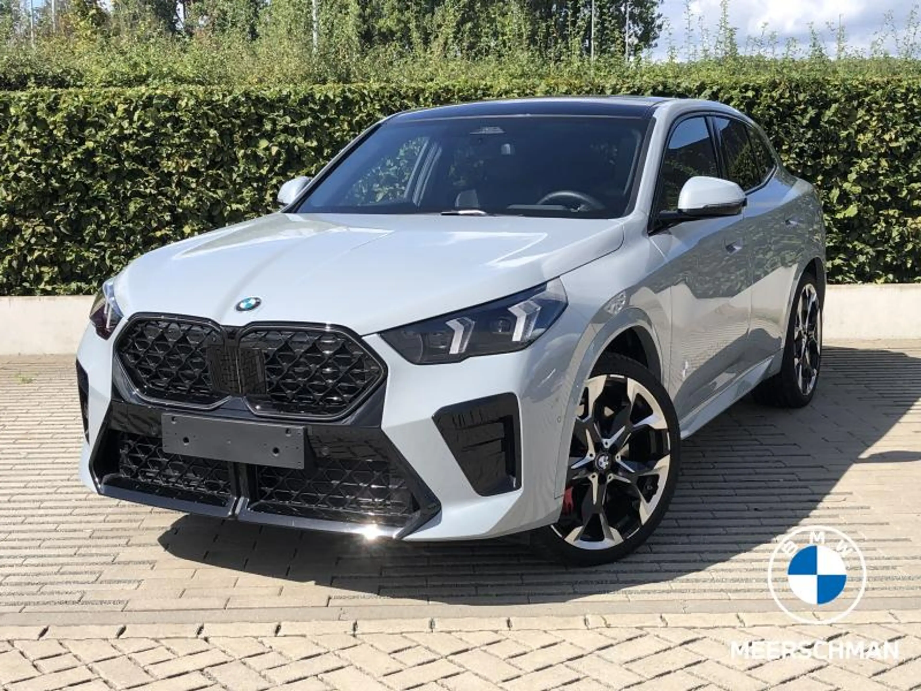 BMW X2 Msportpro pano trekh comf iconicgl heated steer an
