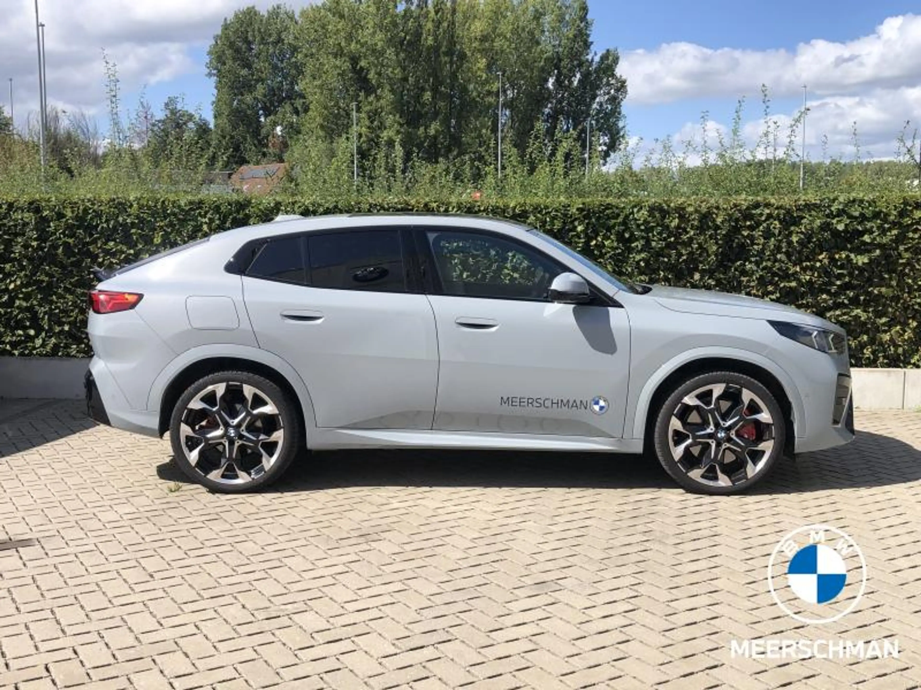 BMW X2 Msportpro pano trekh comf iconicgl heated steer an — photo 3