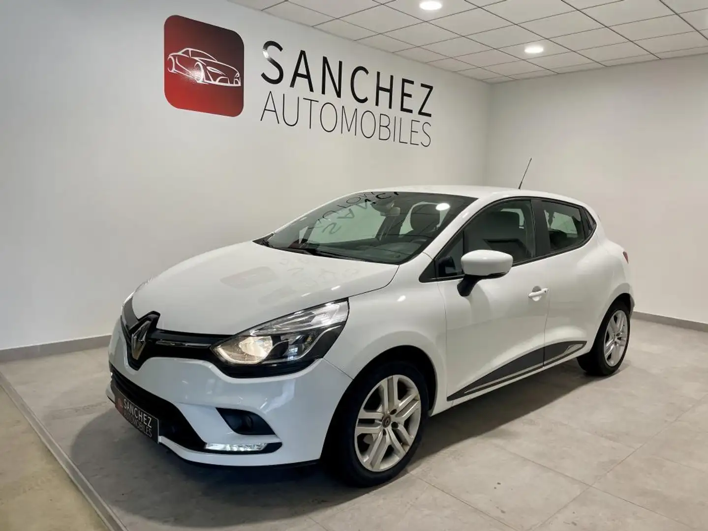 Renault Clio IV 0.9 TCe 90CV BUSINESS Blanc - 1