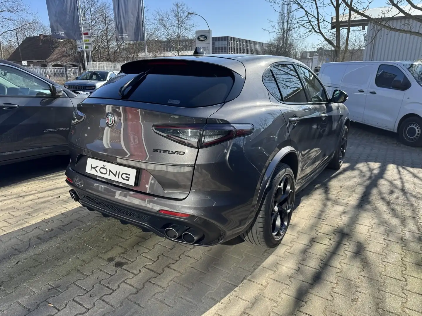 Alfa Romeo Stelvio Quadrifoglio 2.9 Q4 Bi-Turbo Grau - 2