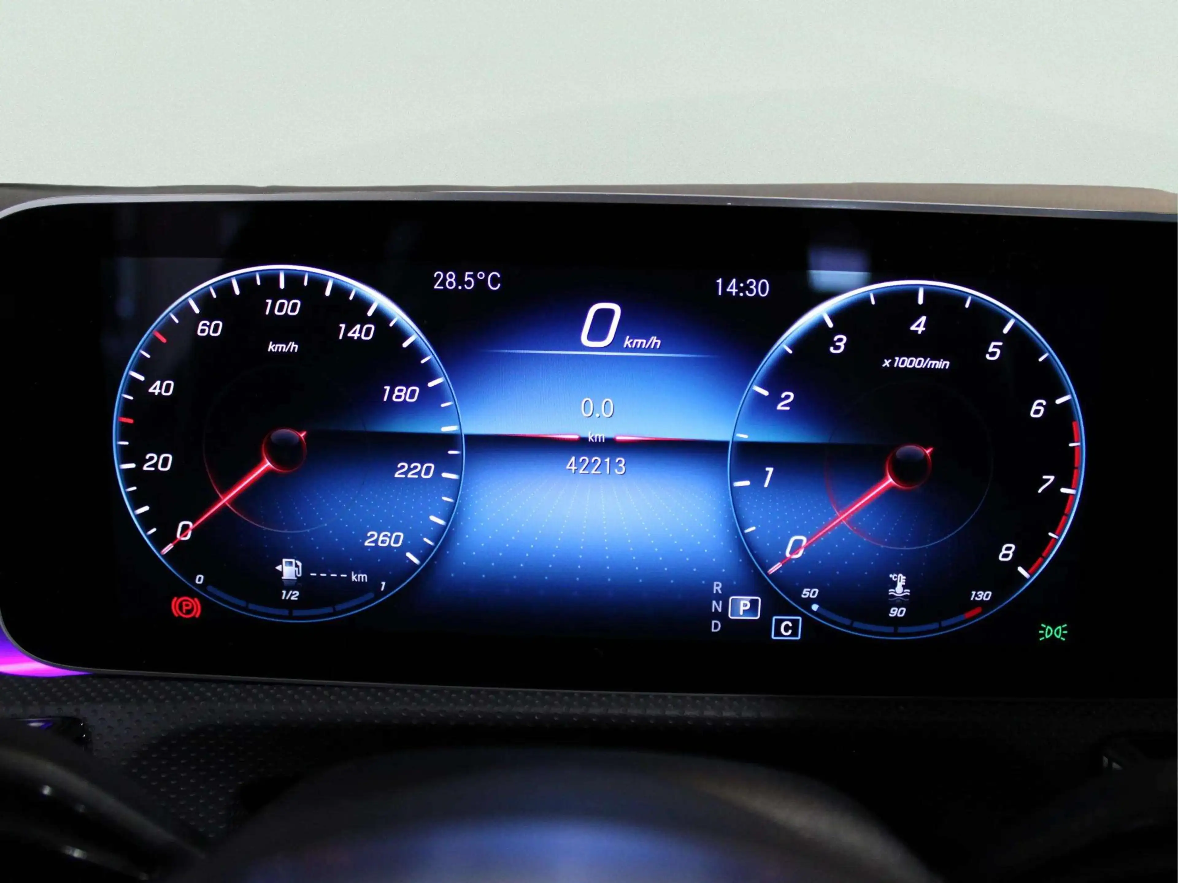 Mercedes-Benz CLA 200 Coupé Business Solution AMG — photo 15