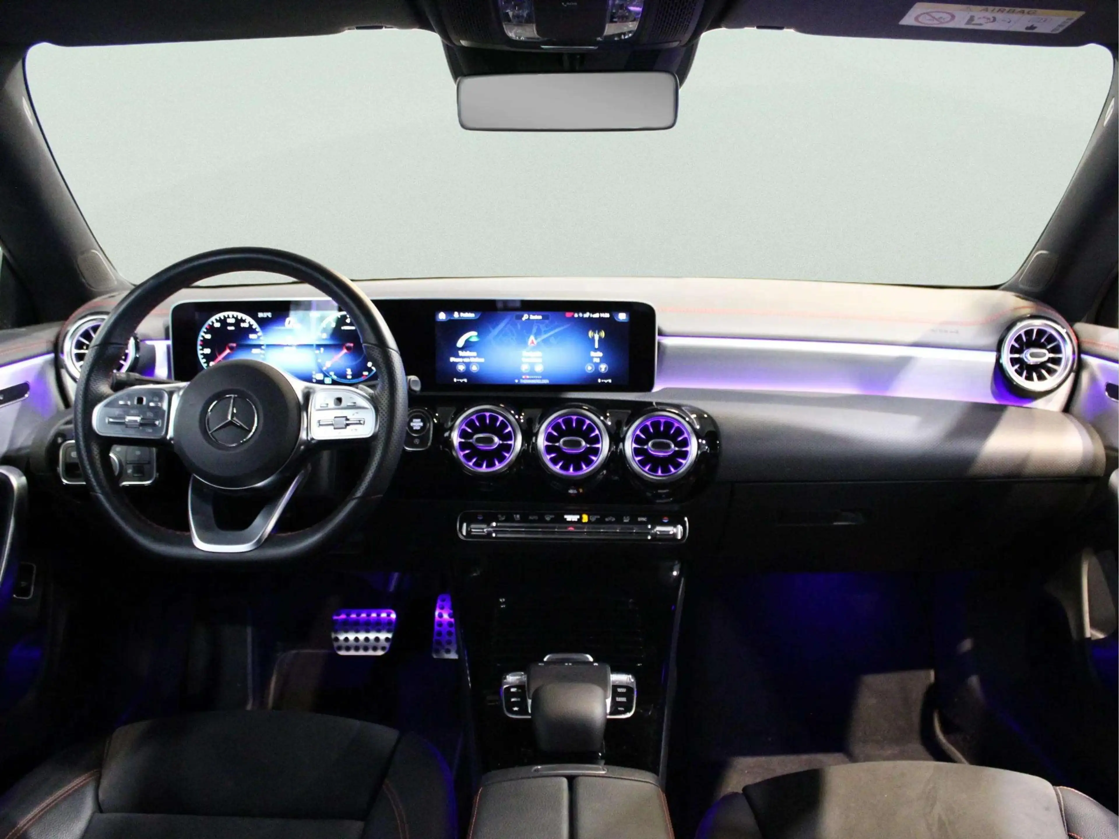 Mercedes-Benz CLA 200 Coupé Business Solution AMG — photo 12