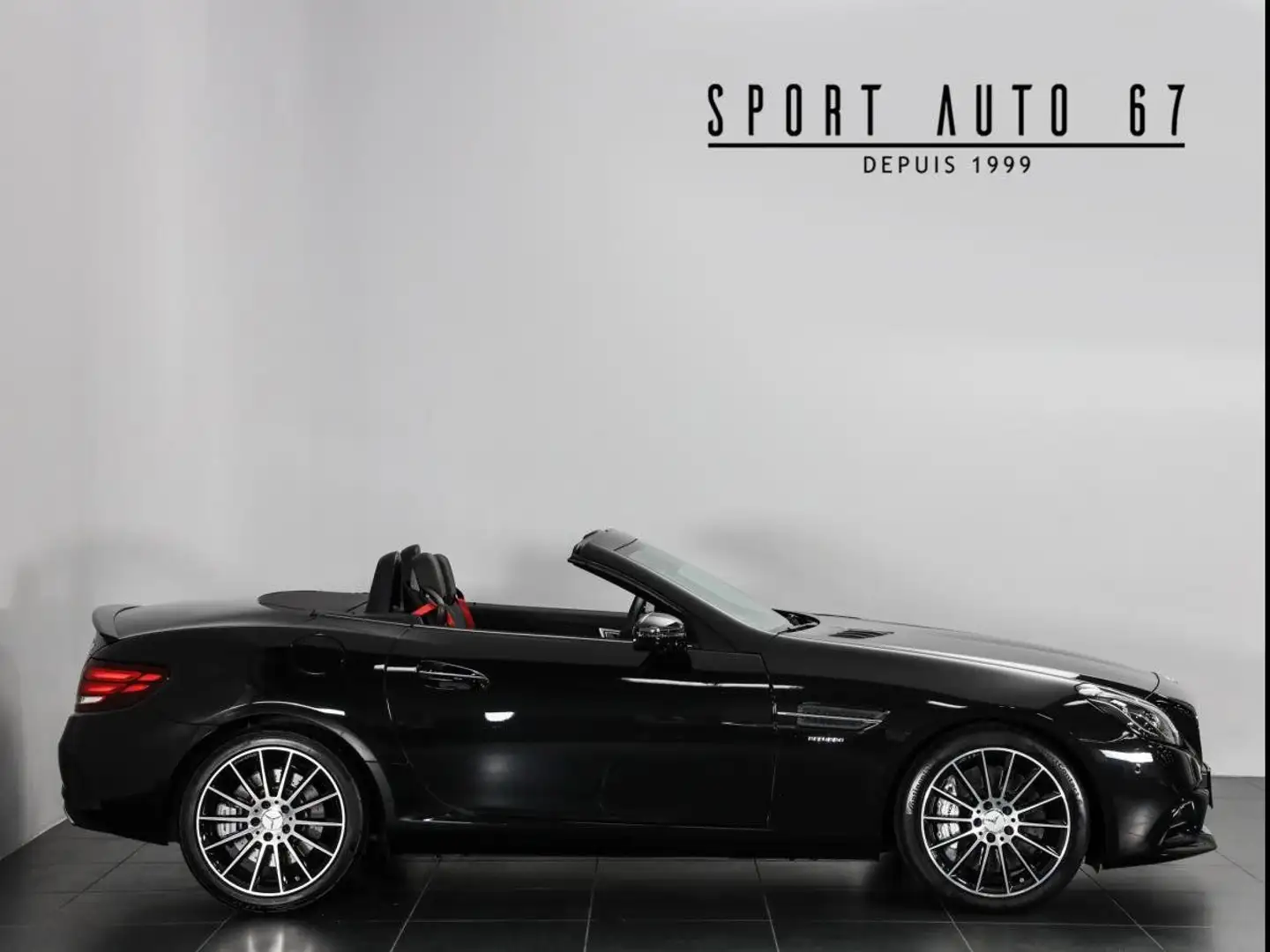 Mercedes-Benz SLC 43 AMG 43 AMG le 43 AMG. n’a jamais fait moins bien et le prouve en produisant ce beau véhicule qui bénéficie de plus de 20 ans - 2