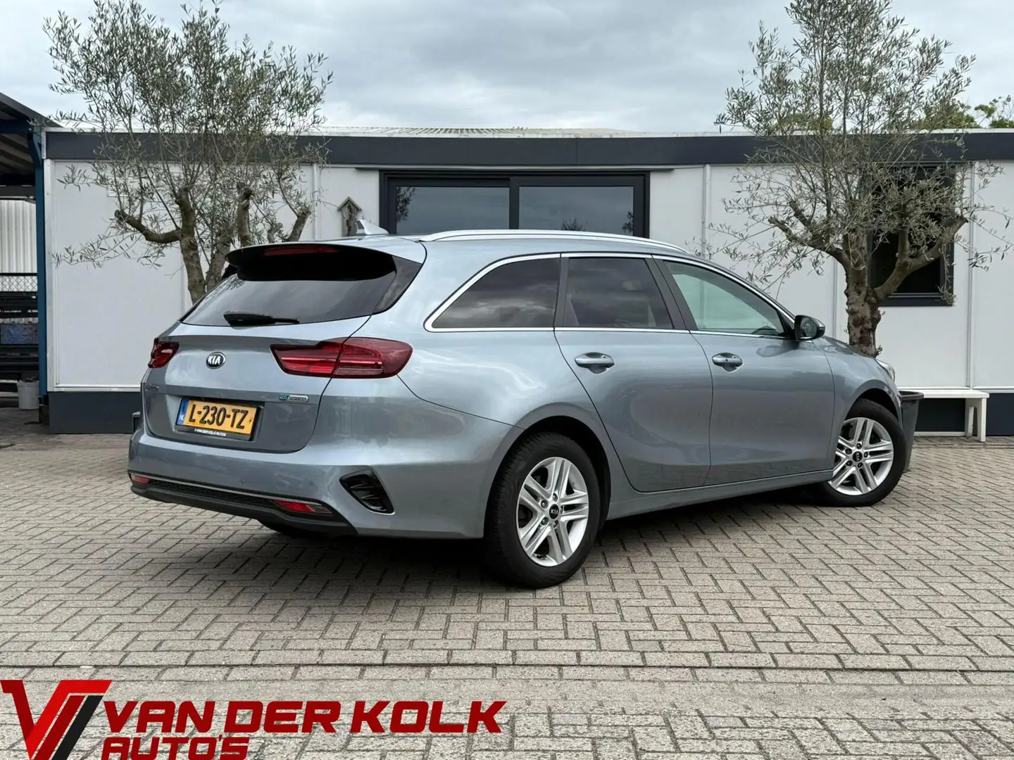 Kia Ceed SW / cee'd SW Sportswagon 1.0 T-GDi MHEV DynamicPlusLine Automaa Grau - 2