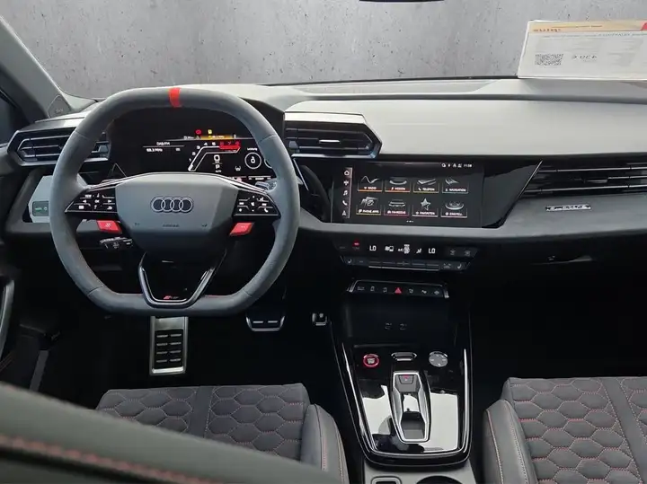 Audi RS3 2025, foto 5