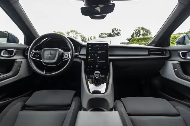 Polestar 2 view 30