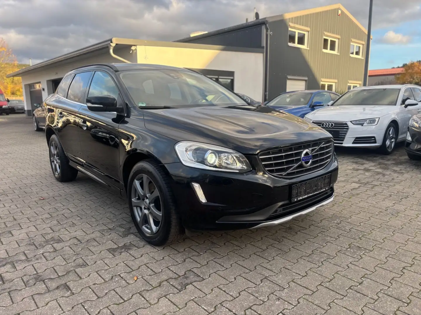 Volvo XC60 Momentum Digital Cockpit Xenon Navi Memory Schwarz - 2