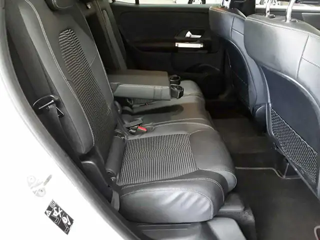 Mercedes-Benz GLB view 14