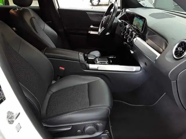 Mercedes-Benz GLB view 8
