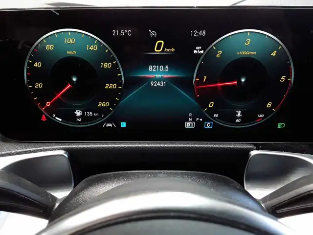 Mercedes-Benz GLB view 11
