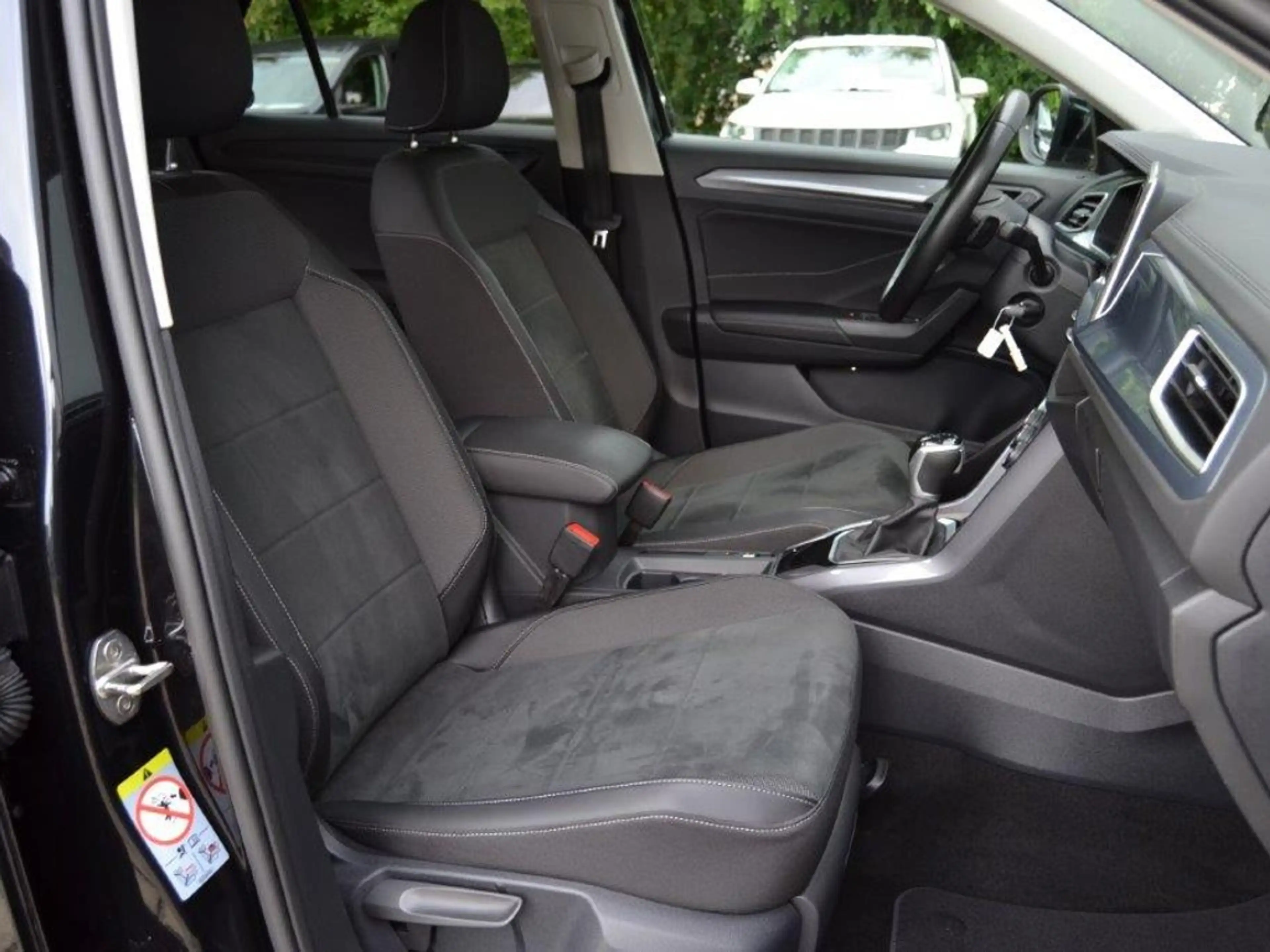 Volkswagen T-Roc 1.5 TSI DSG Facelift Style MATRIX/17-ZOLL/NAVI-PR — photo 5