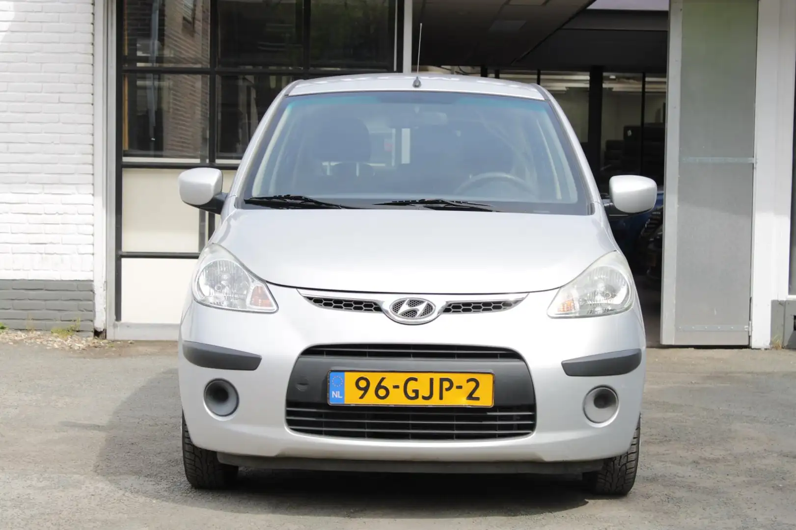 Hyundai i10 1.1 Dynamic Cool | Airco | Elec Ramen Grijs - 2