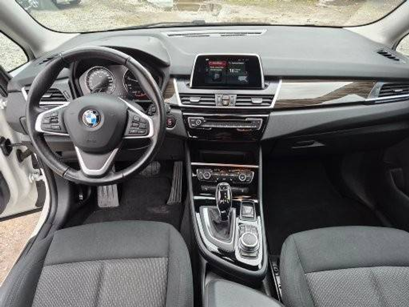 BMW 218 218d Active Tourer Aut. Advantage — photo 9