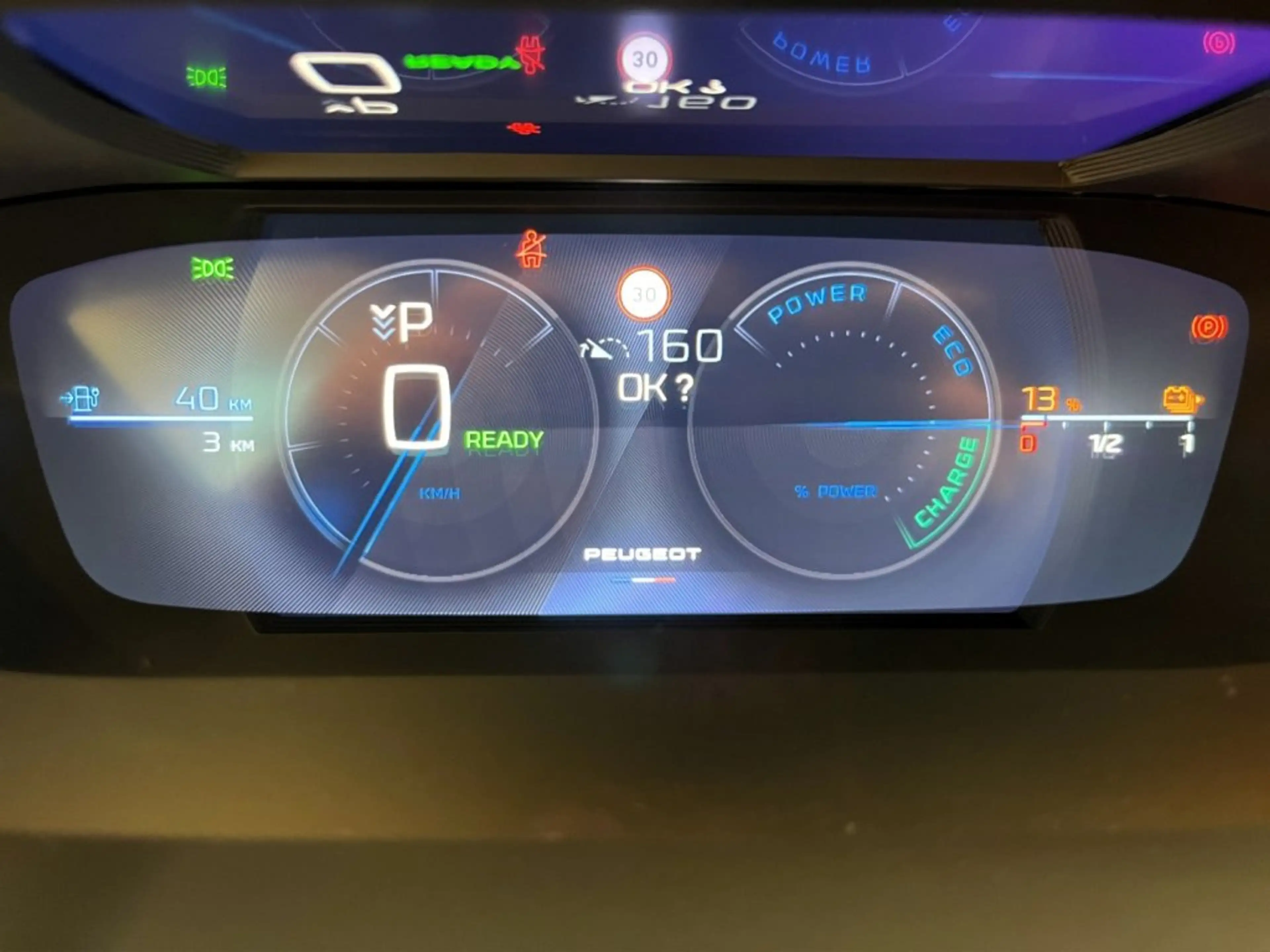 Peugeot 408 -e GT Elektro 210 PS 58 kWh — photo 11