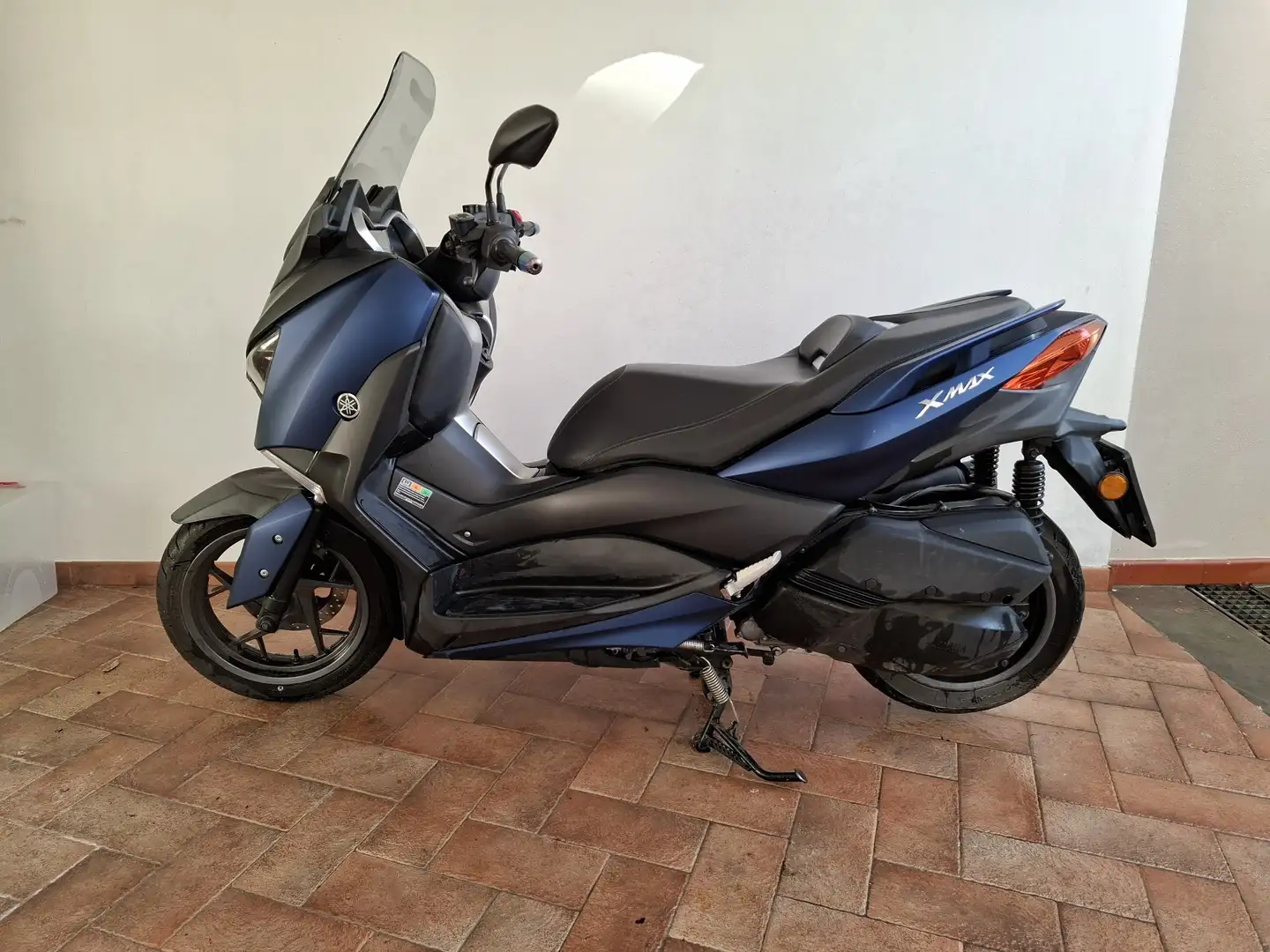 Yamaha X-Max 300 Azul - 1