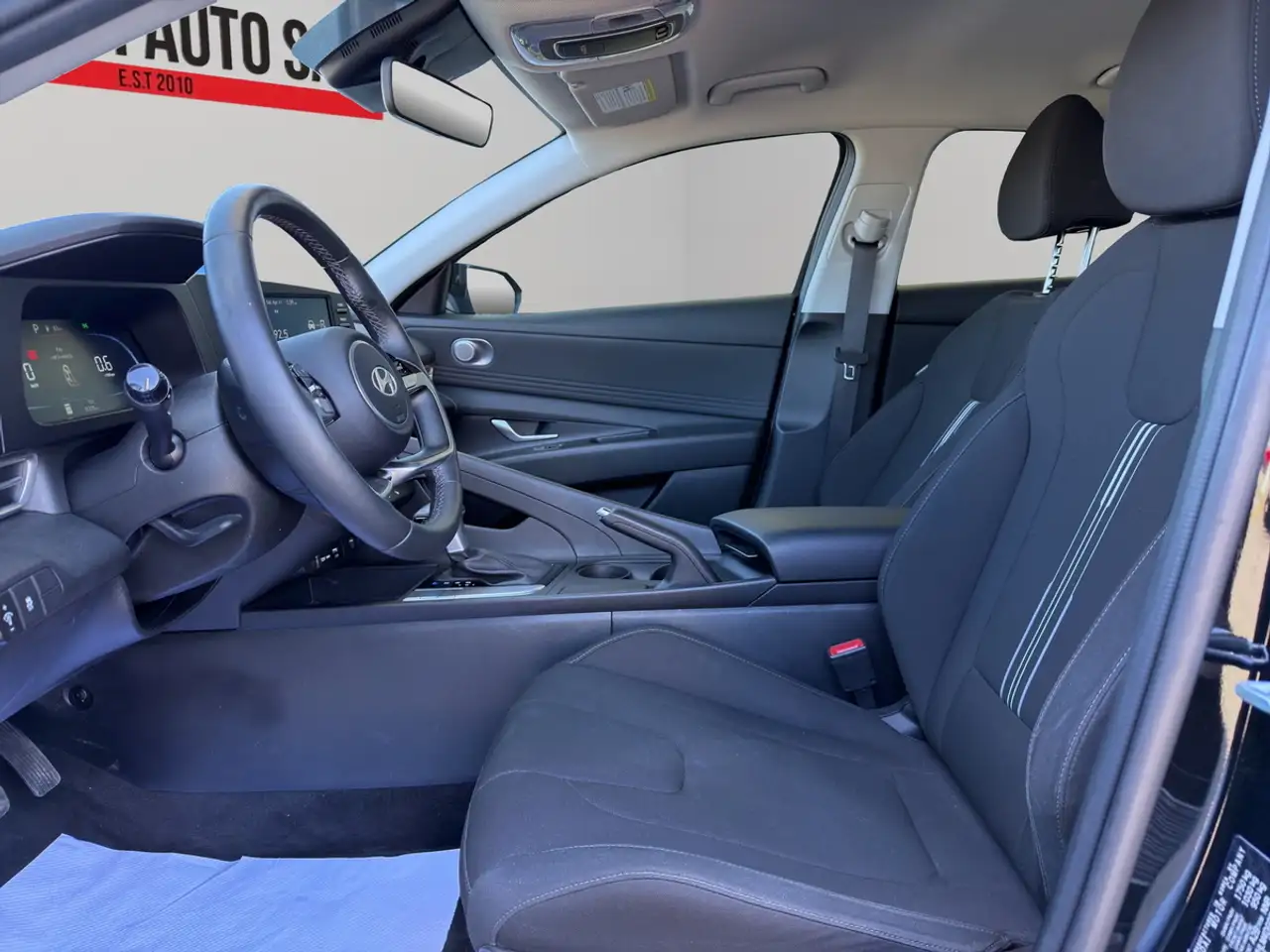 Hyundai ELANTRA снимка Hyundai ELANTRA