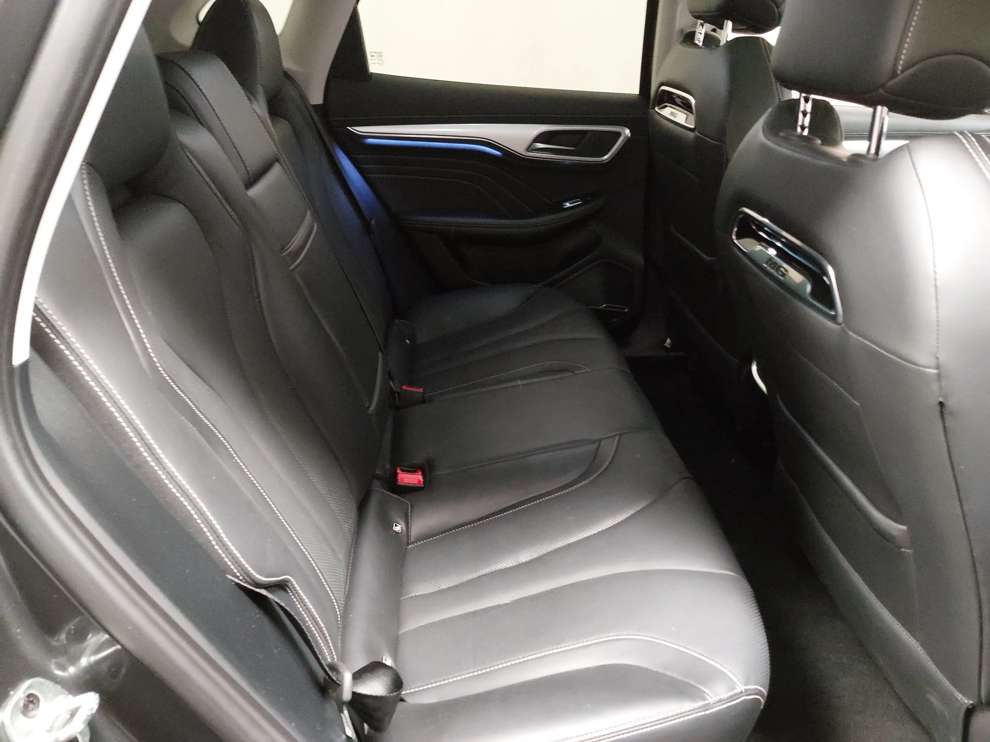 MG Marvel R Electric Luxury Navi LED Leder Pano — photo 12