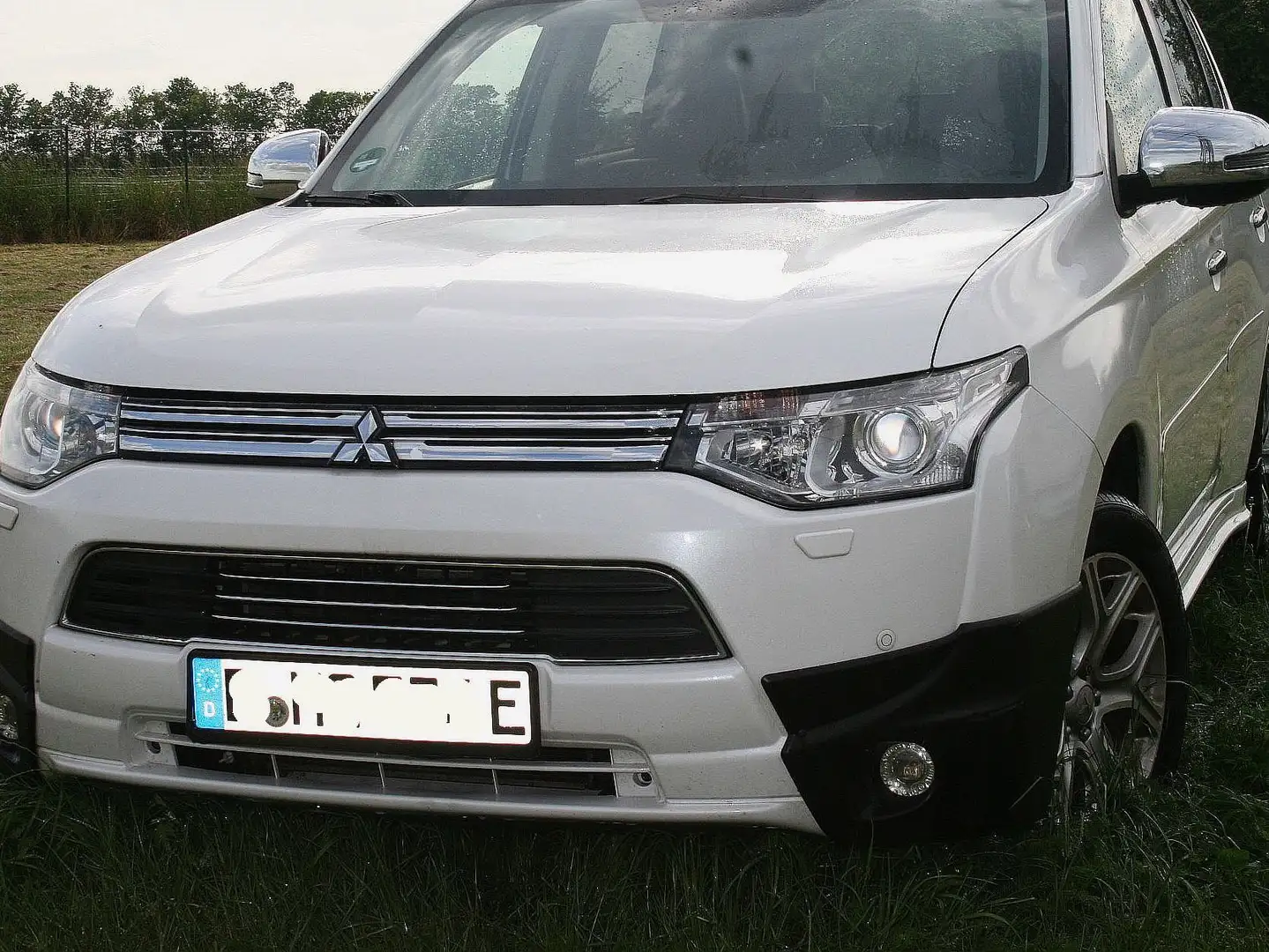 Mitsubishi Outlander Outlander 2.0 4WD Plug-In HybridTop mit Problem Weiß - 2