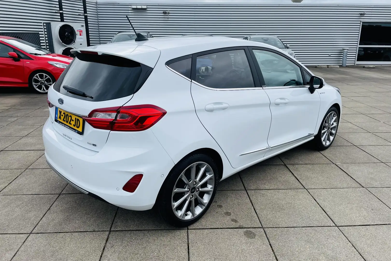 Ford Fiesta 1.0 EcoBoost Hybrid Vignale Blanc - 2