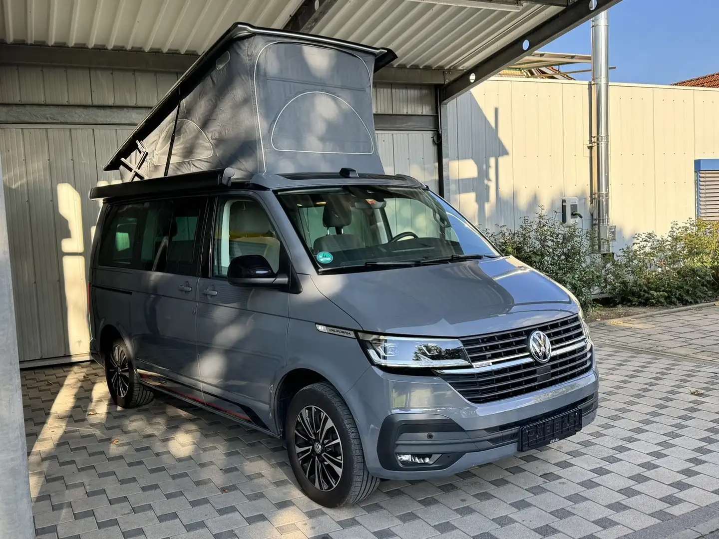 Volkswagen T6 California 6.1 Coast Editon DSG 4Motion ACC Grijs - 2