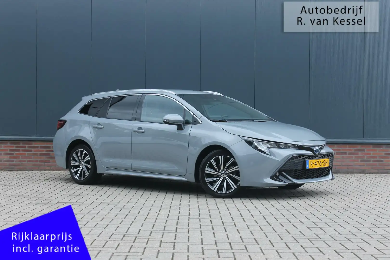 Toyota Corolla Touring Sports 1.8 Hybrid Dynamic I Rijk uitgerust Grijs - 1