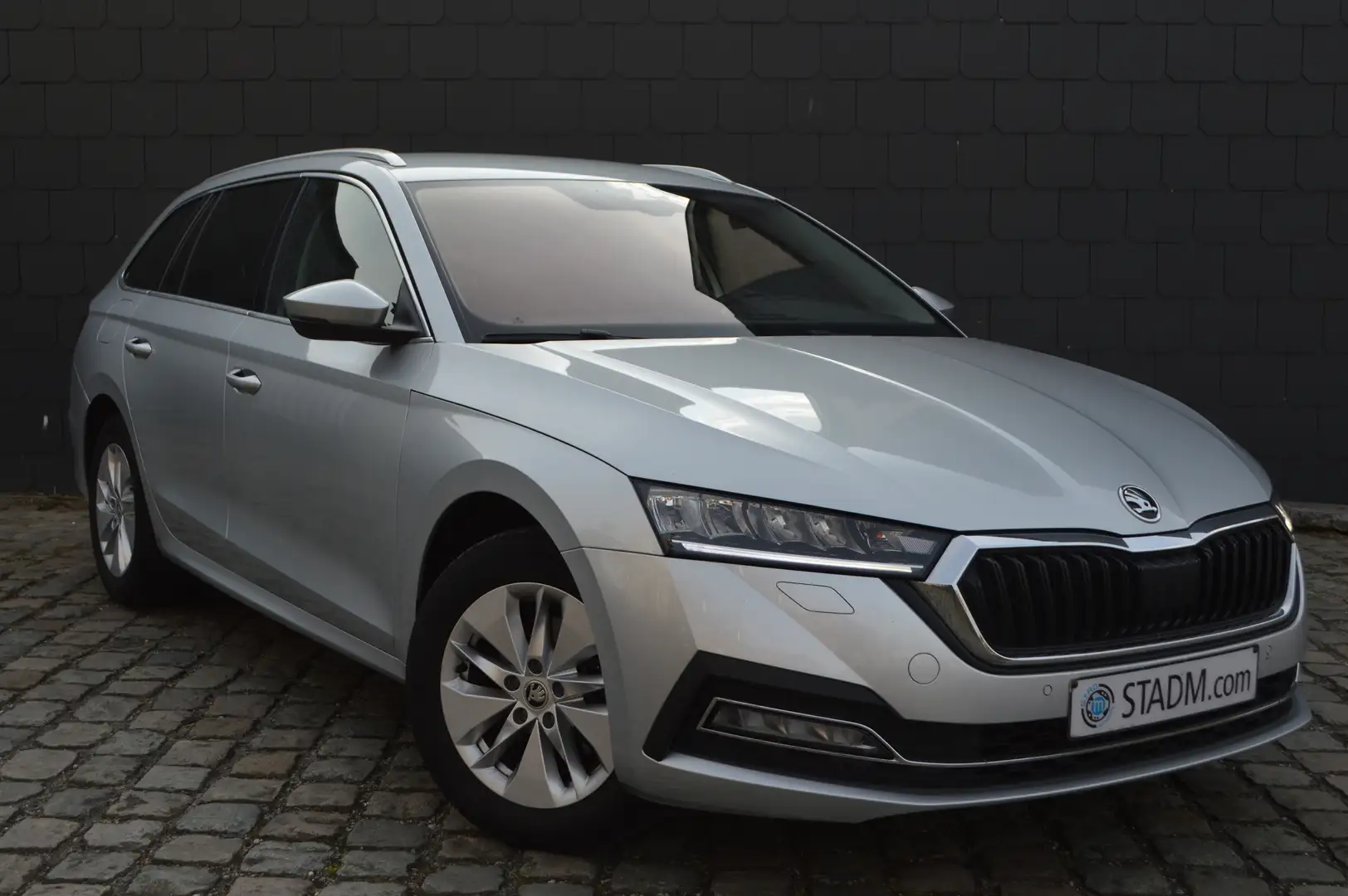Skoda Octavia Break 2021 AUTOMAAT 1HAND FULL CARNET CARPLAY Silver - 1