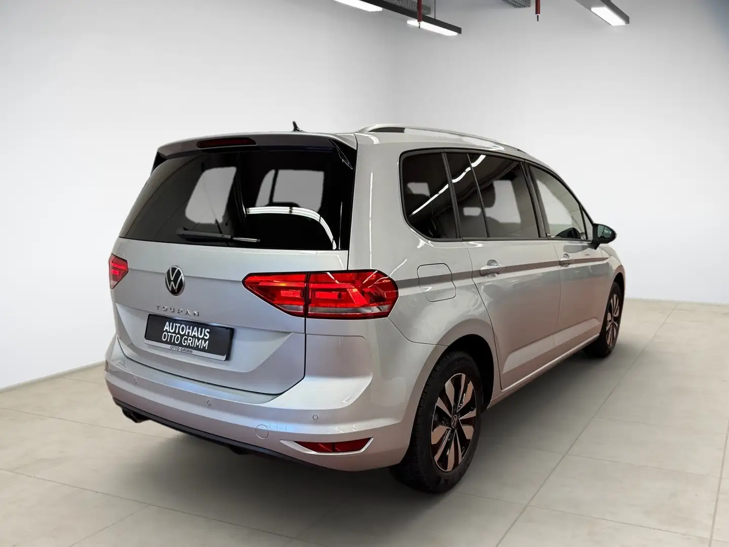 Volkswagen Touran 2.0 TDI Move DSG 7-Sitzer Navi Plateado - 2